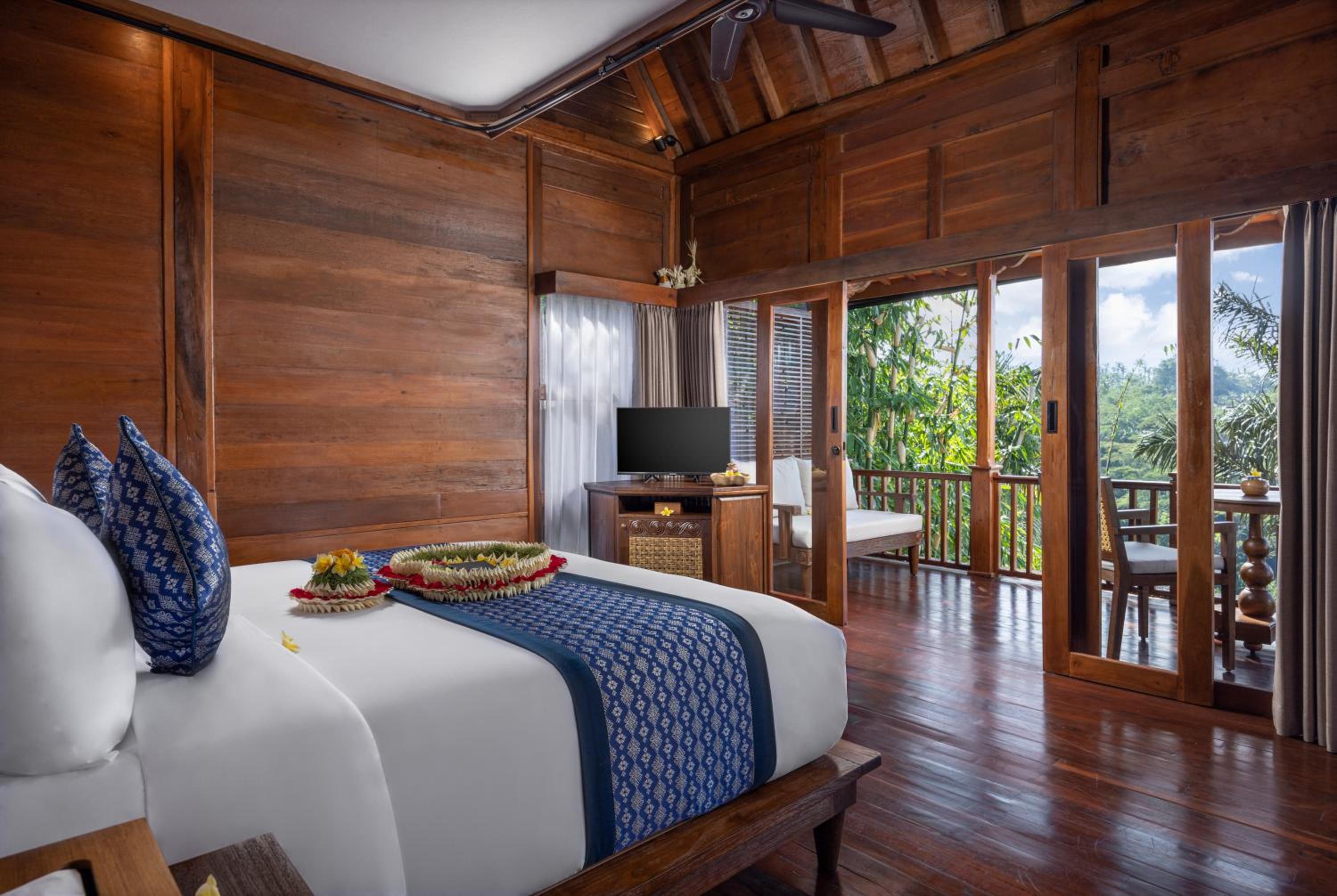 Honeymooner Rain Forest Valley Cabin with Free Mini-bar  - Photo 4