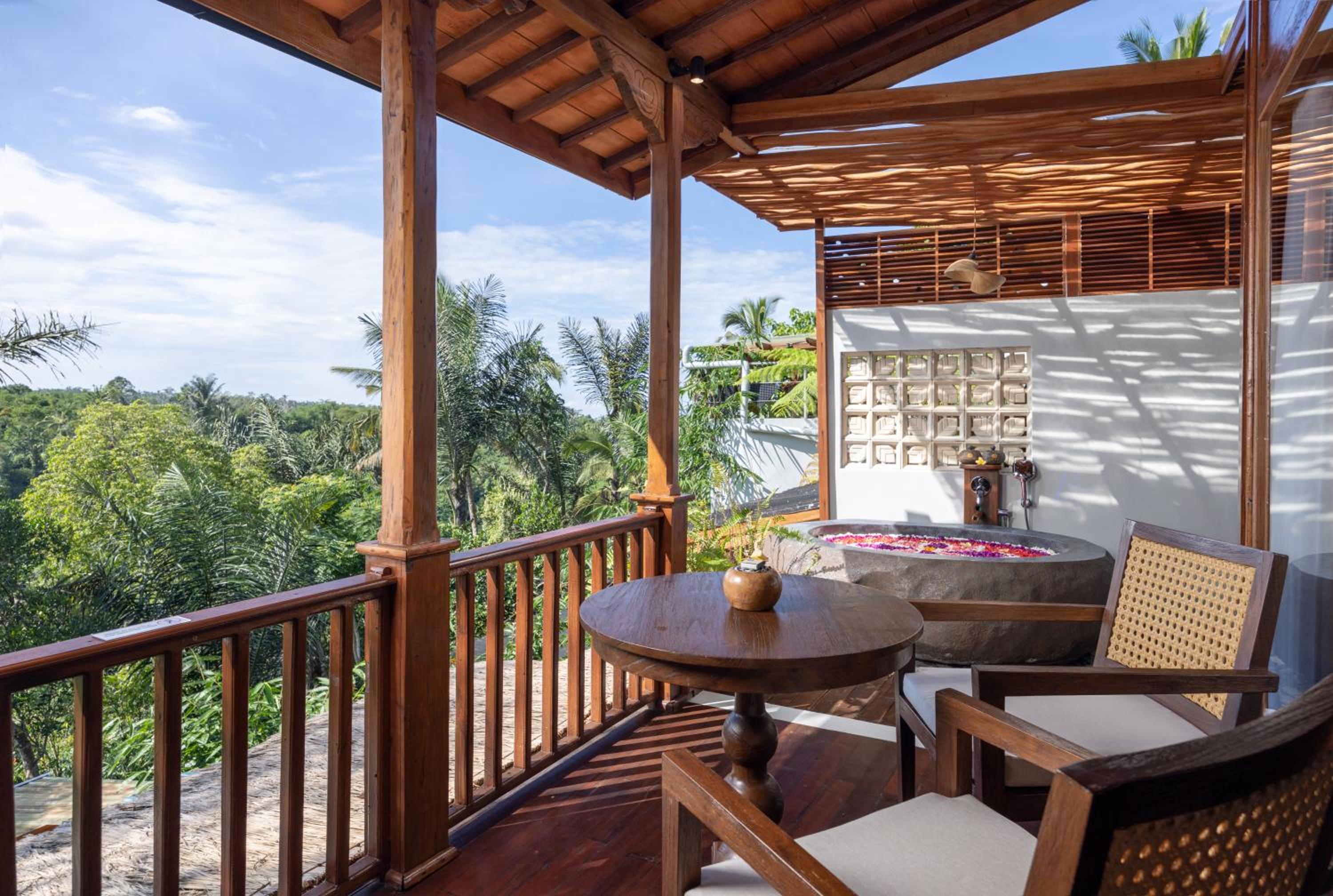Honeymooner Rain Forest Valley Cabin with Free Mini-bar  - Photo 5