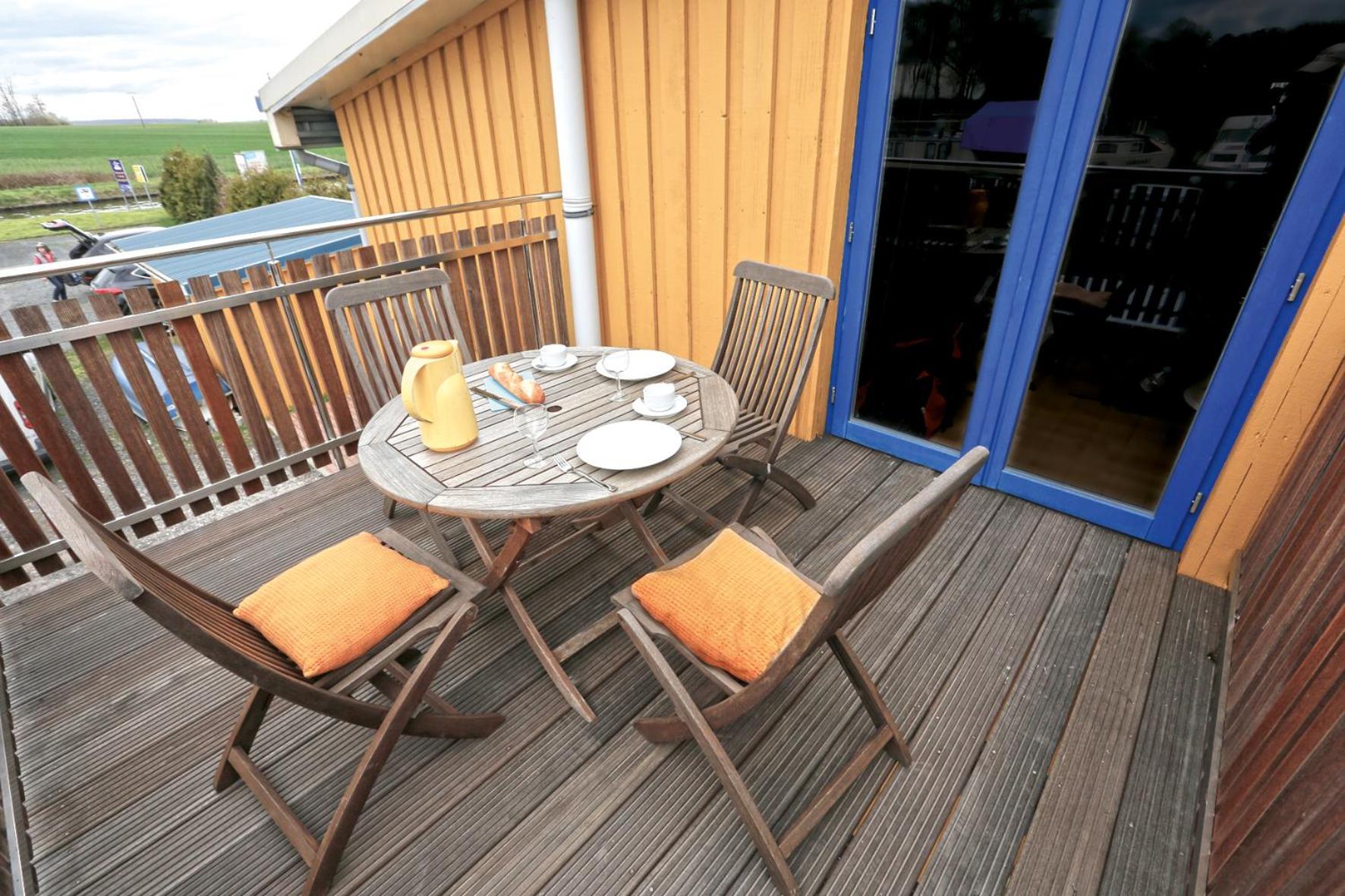 Two-Bedroom Apartment with Harbor View photo 2