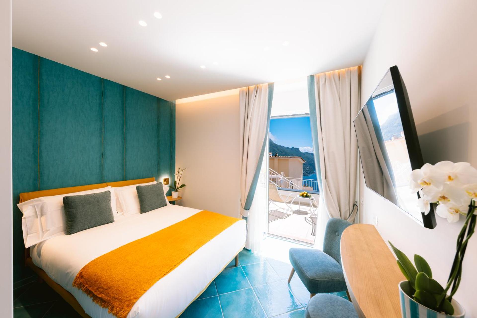Deluxe Double Room with Sea View photo 3