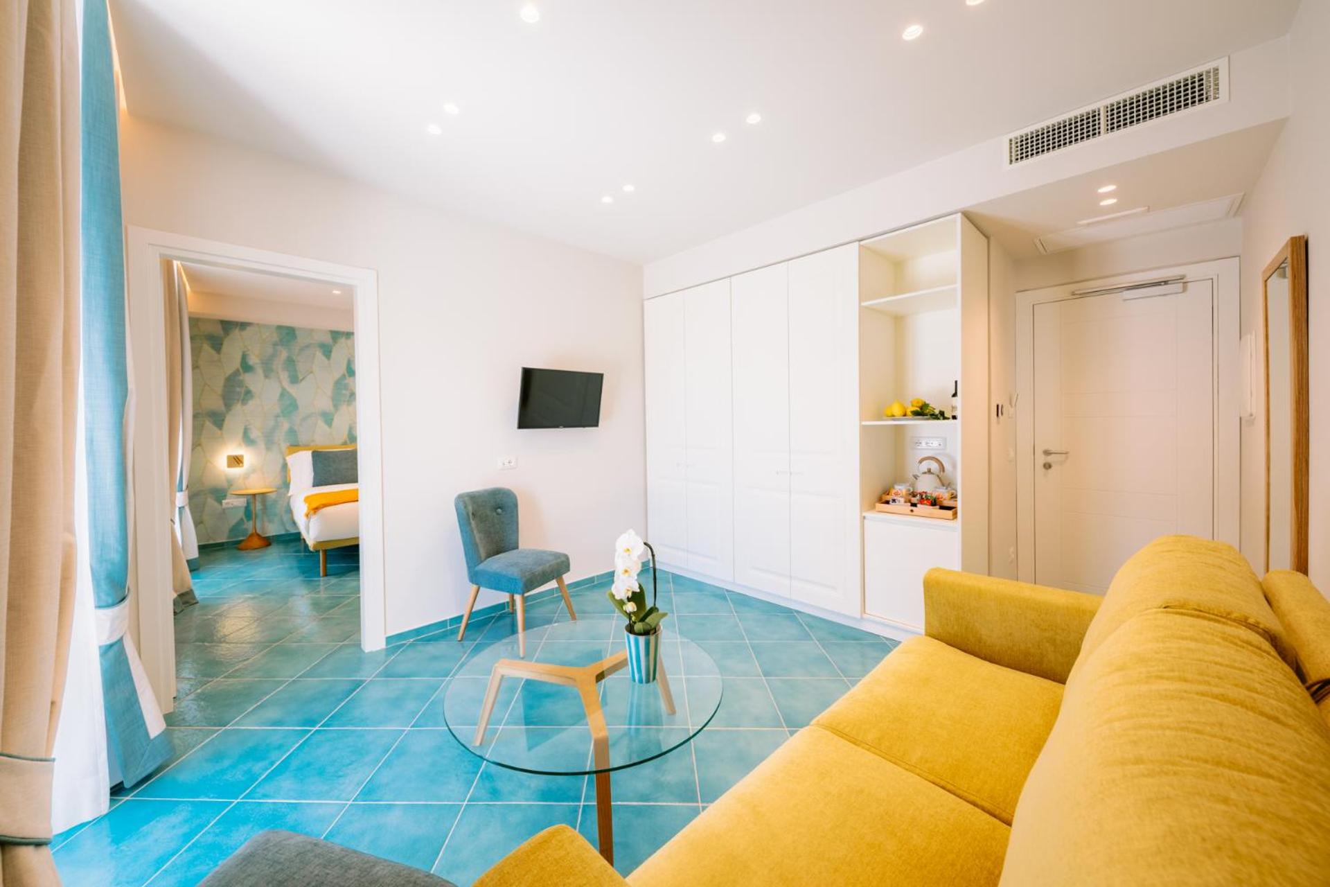 Deluxe Suite with Sea View