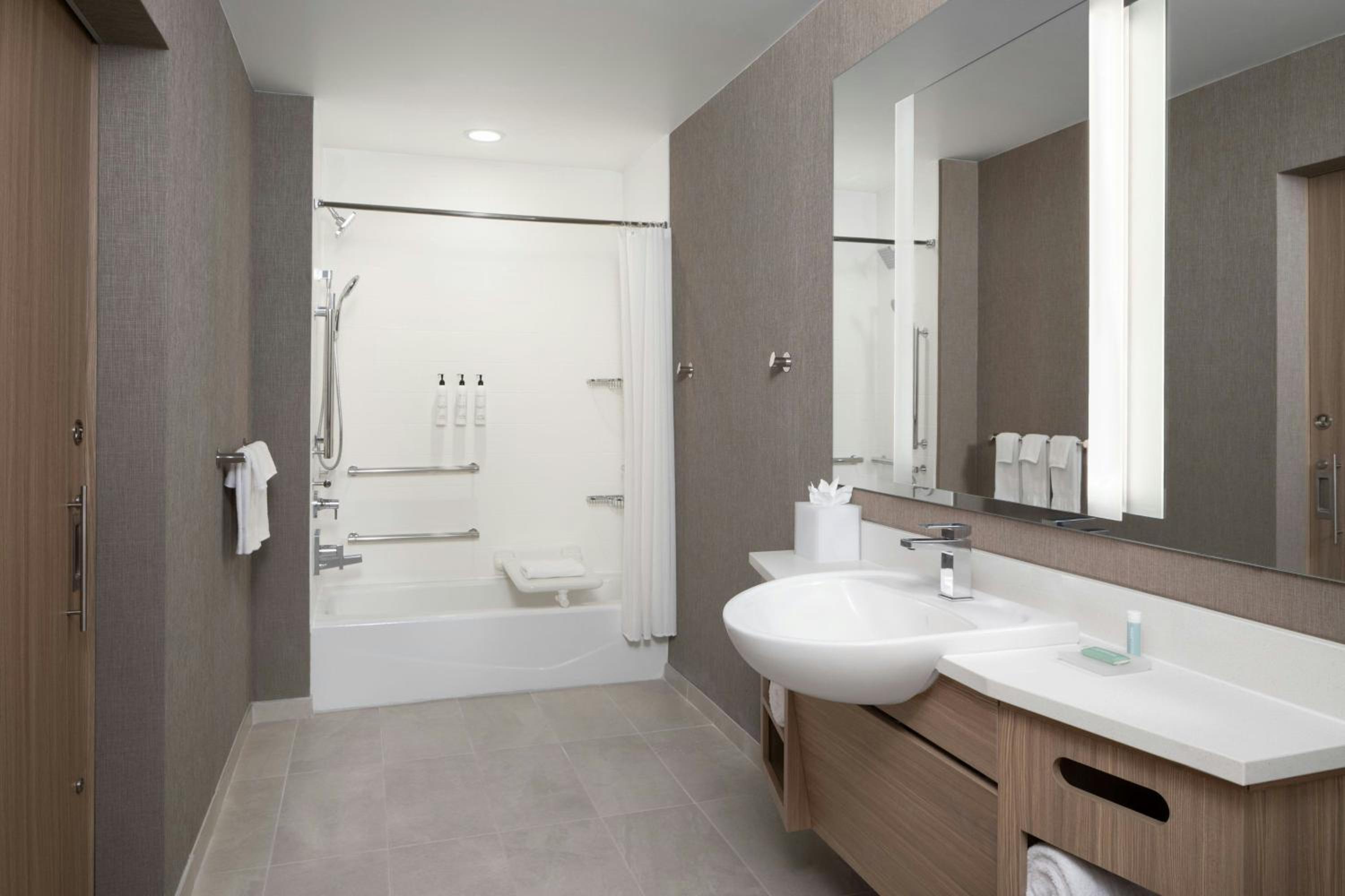 King Suite - Hearing Accessible