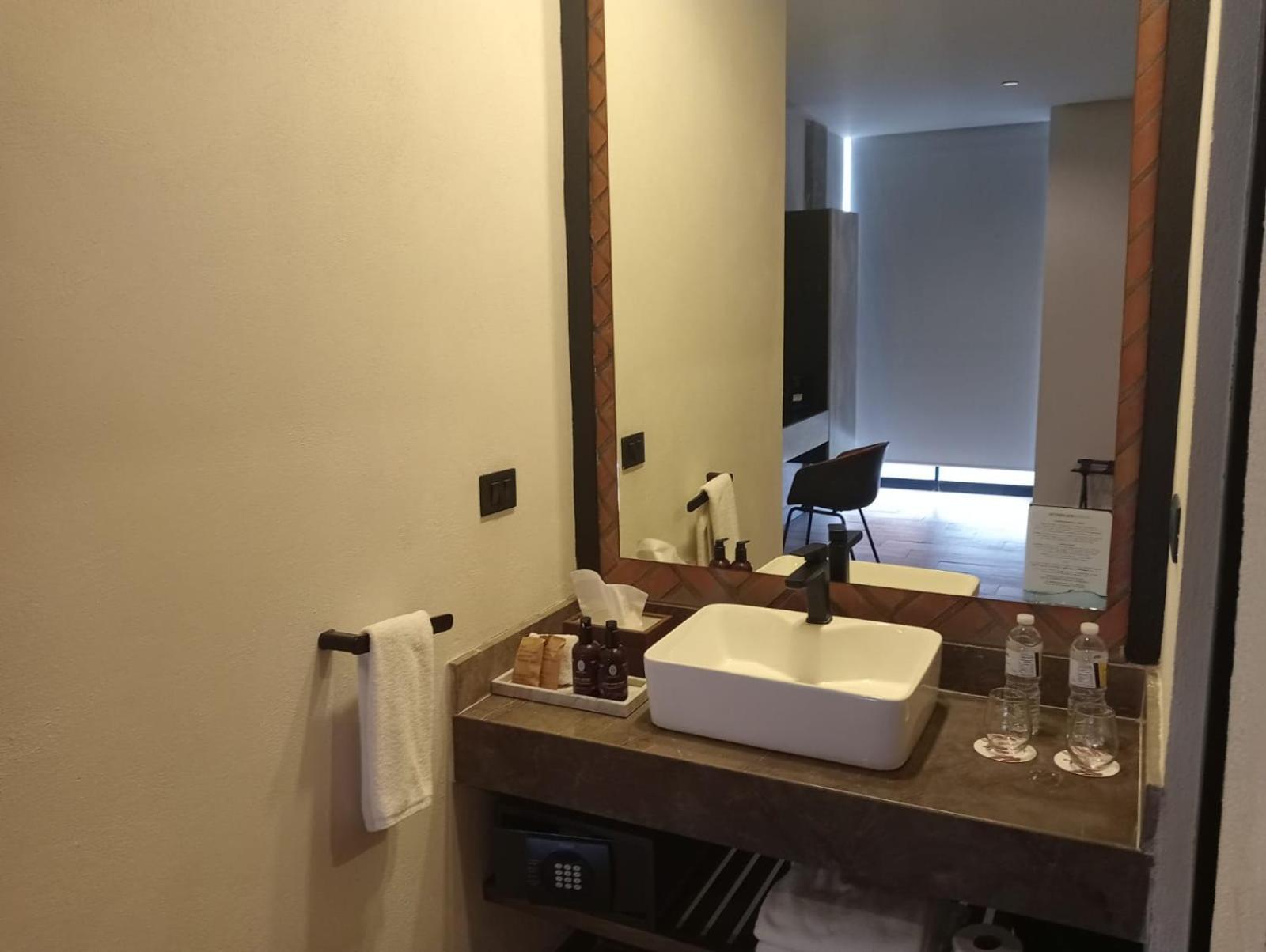 Concept Queen Room - Non-Smoking A - Photo 4
