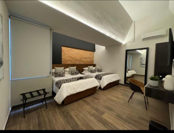 Superior Queen Room - Non-Smoking - Photo 4