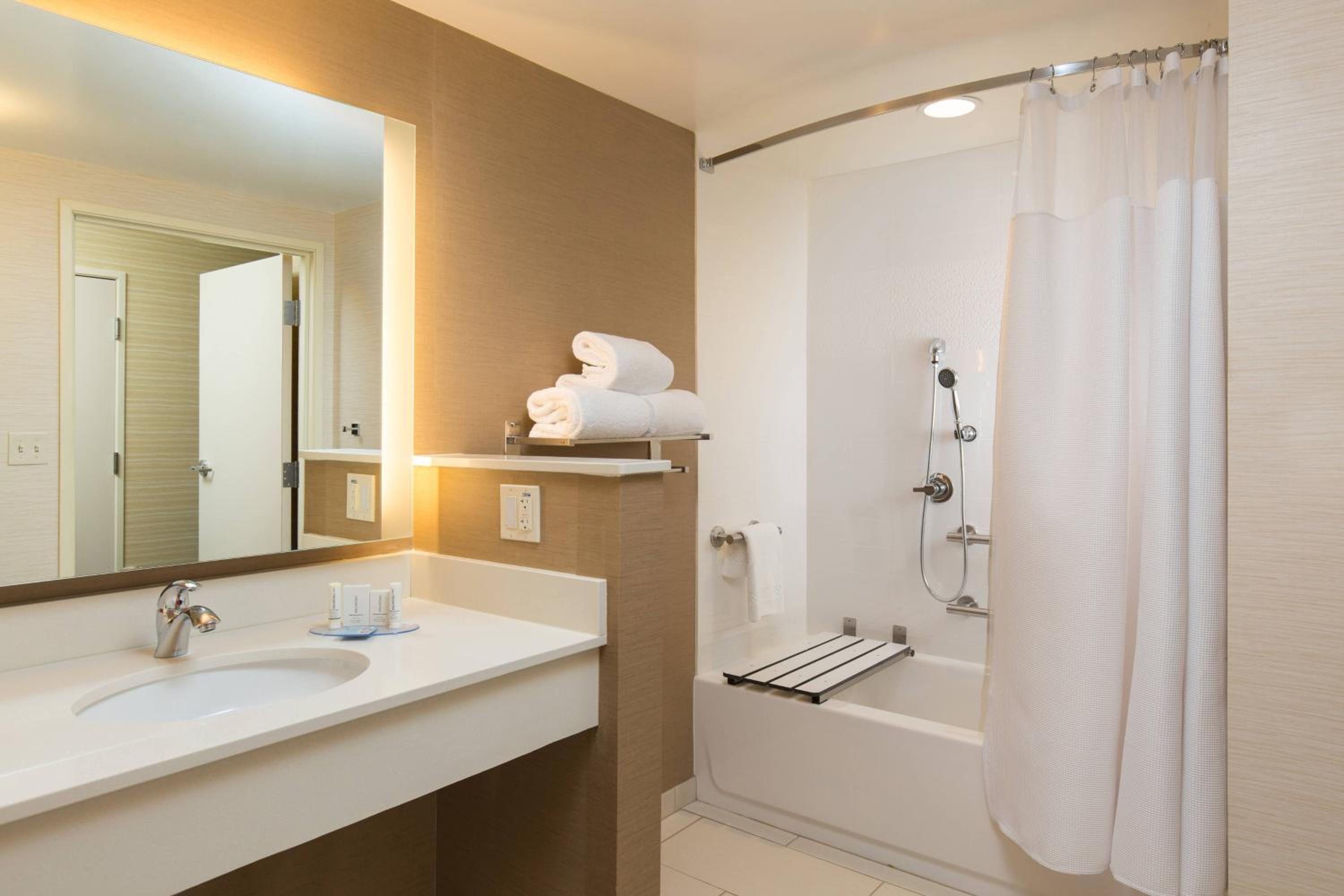 King Suite with Sofa Bed - Hearing Accessible