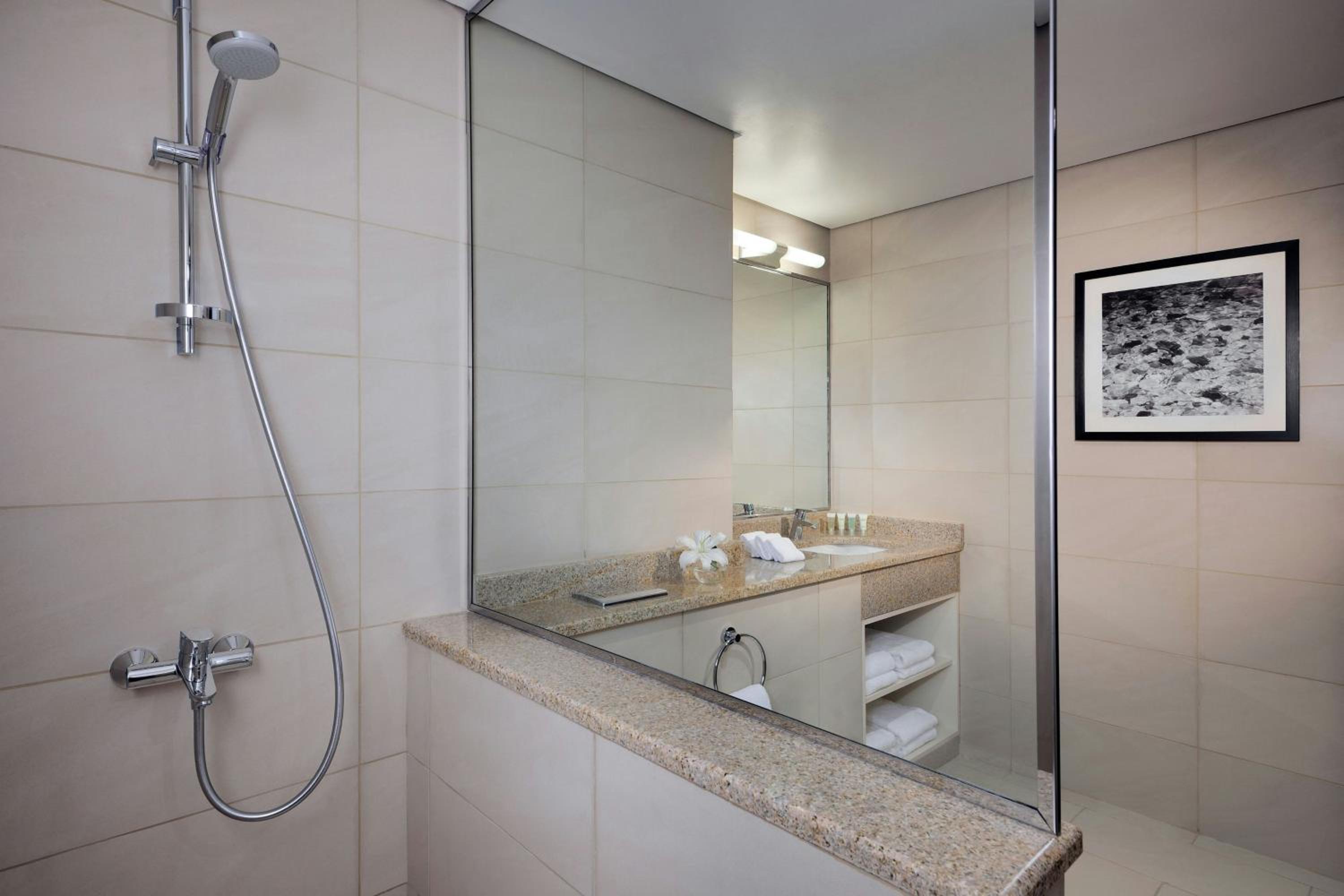 Panoramic King Suite with Sea view photo 2