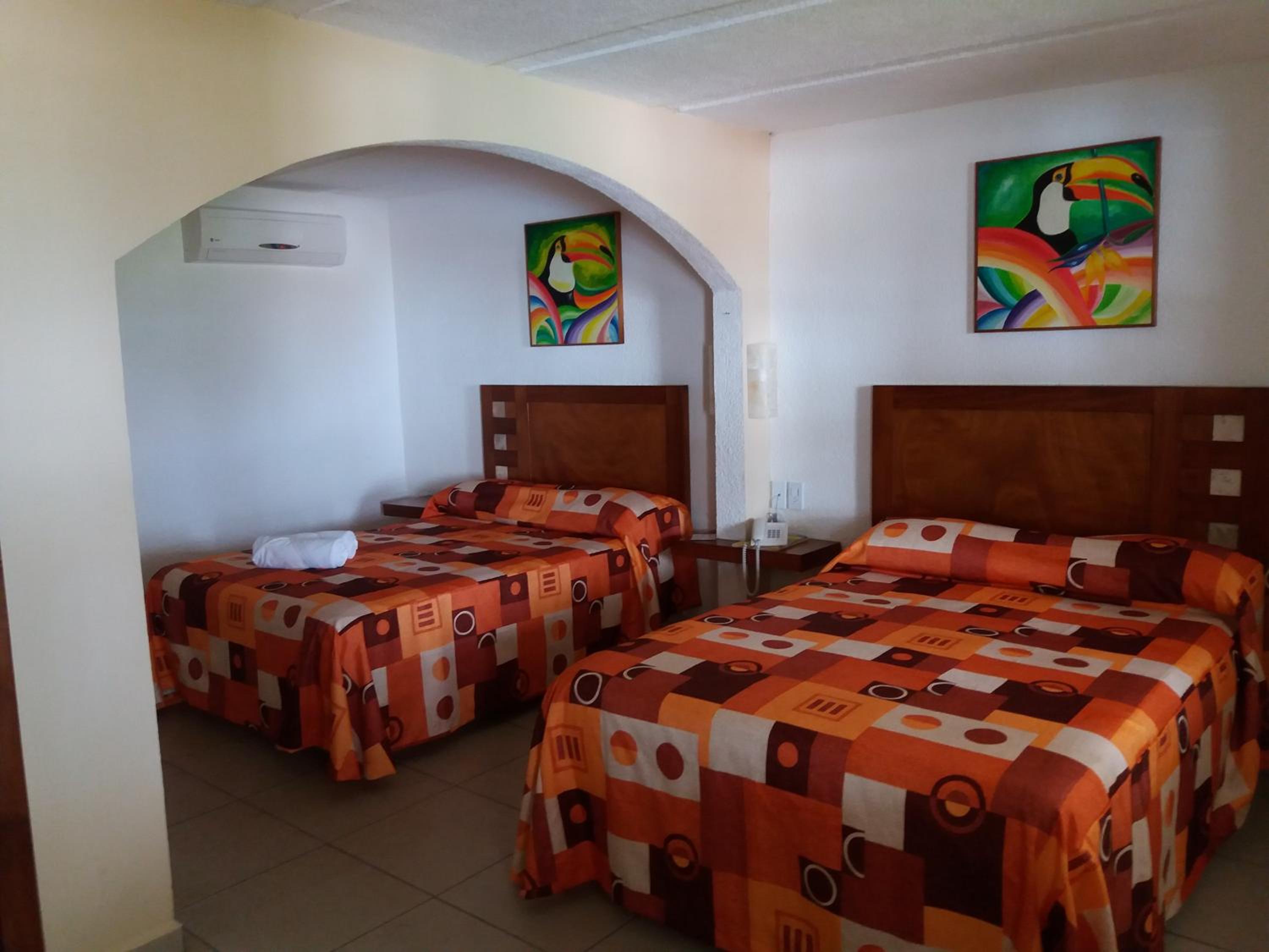 Double Room With Two Double Beds with Sea View photo 1