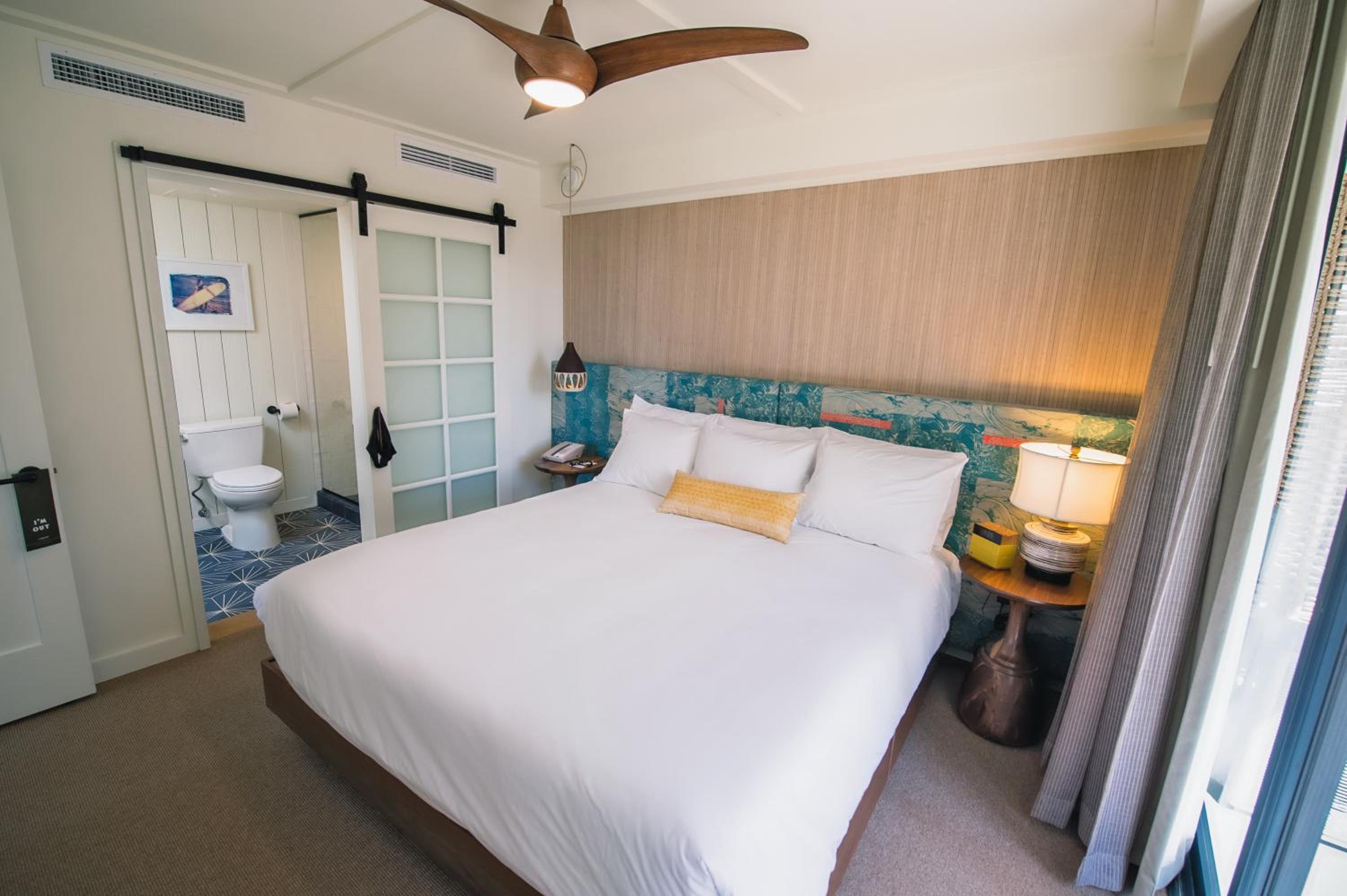 One-Bedroom Suite - Photo 2