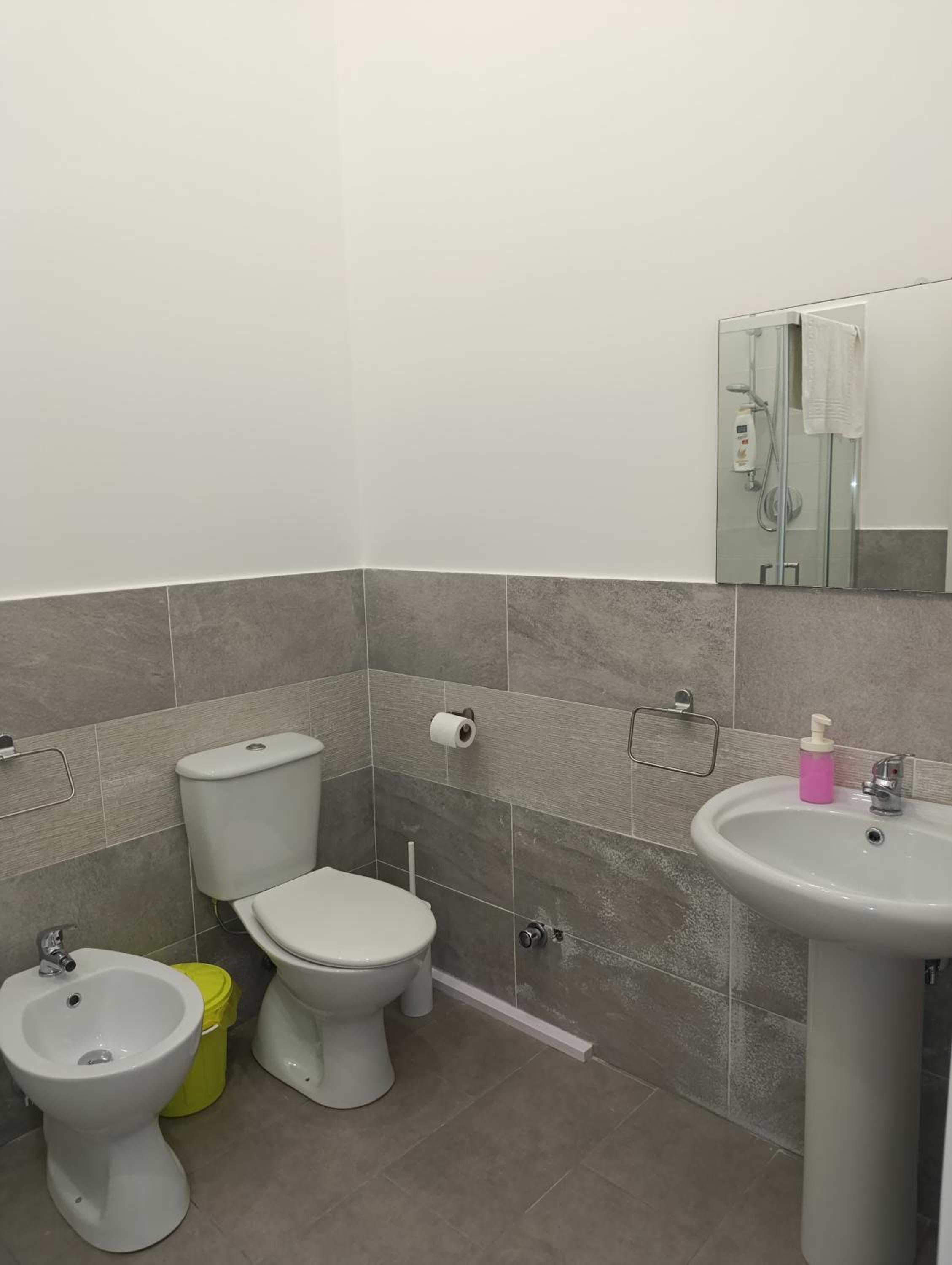 Deluxe King Room photo 3