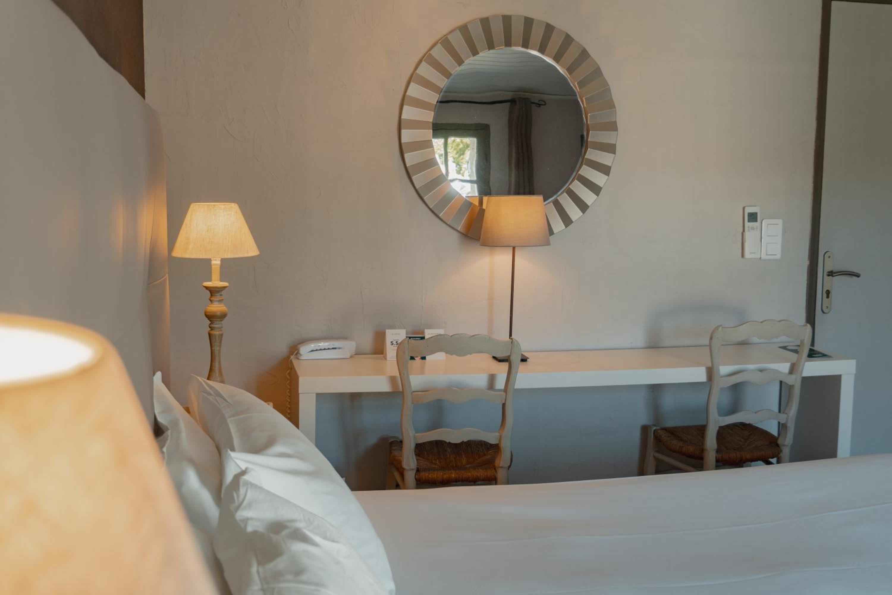 Superior Room with Pool View photo 3