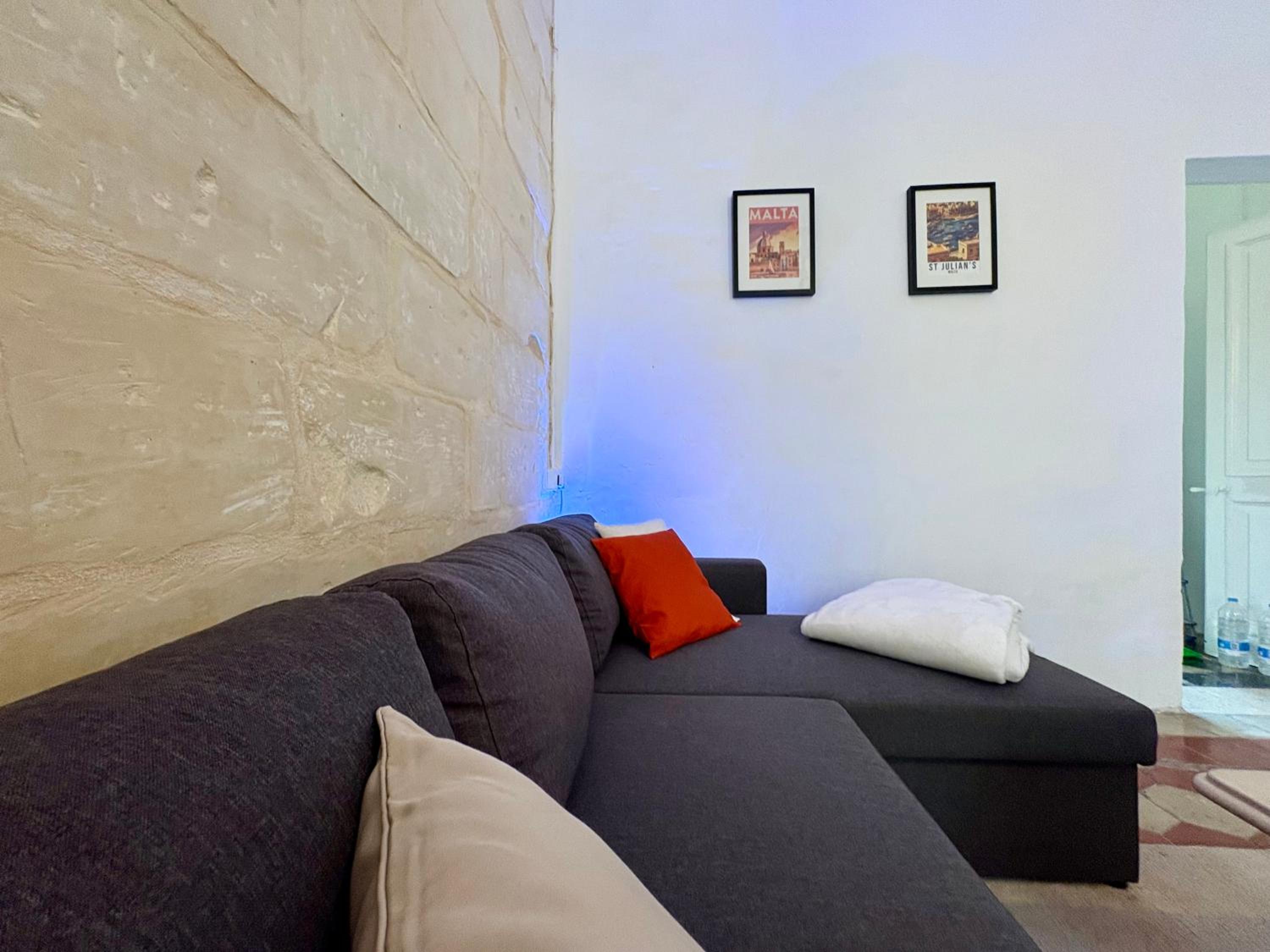 One-Bedroom Apartment
