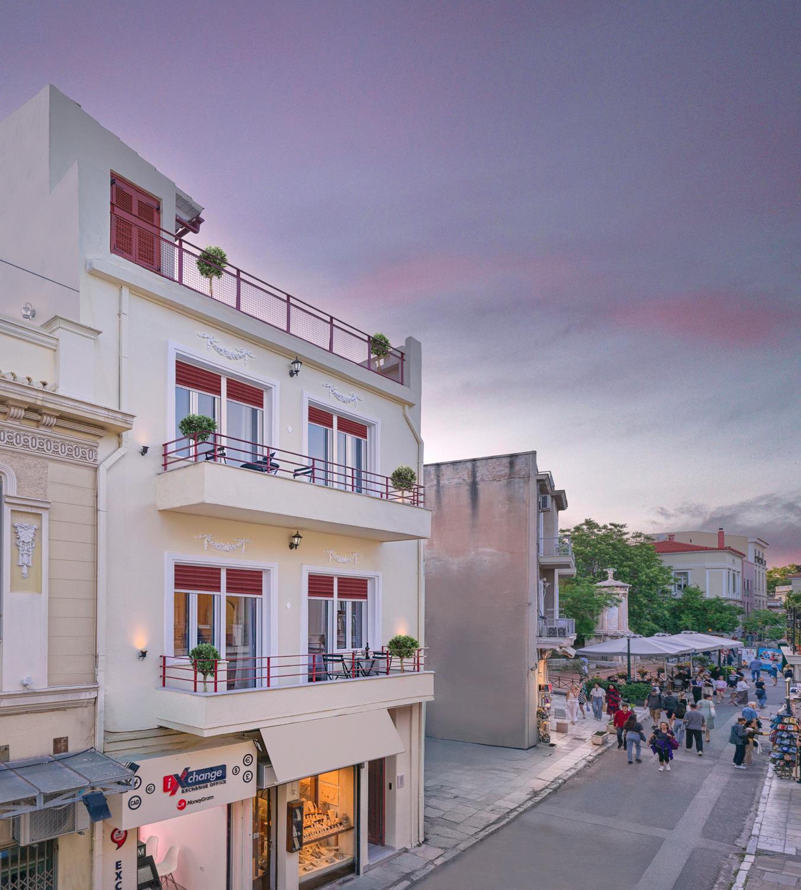 Two-Bedroom Deluxe Apartment with Balcony