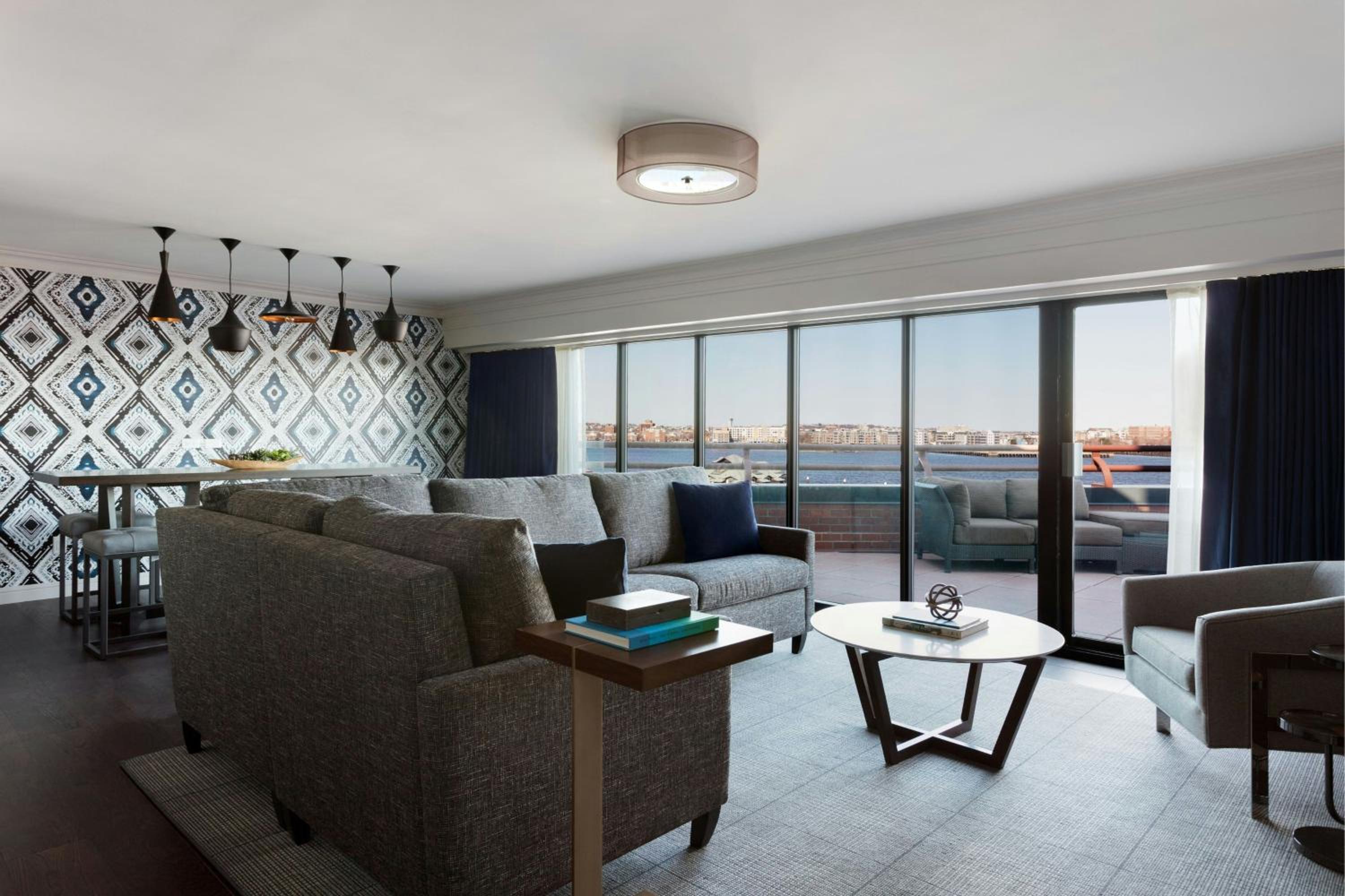 Long Wharf Presidential One-Bedroom Suite