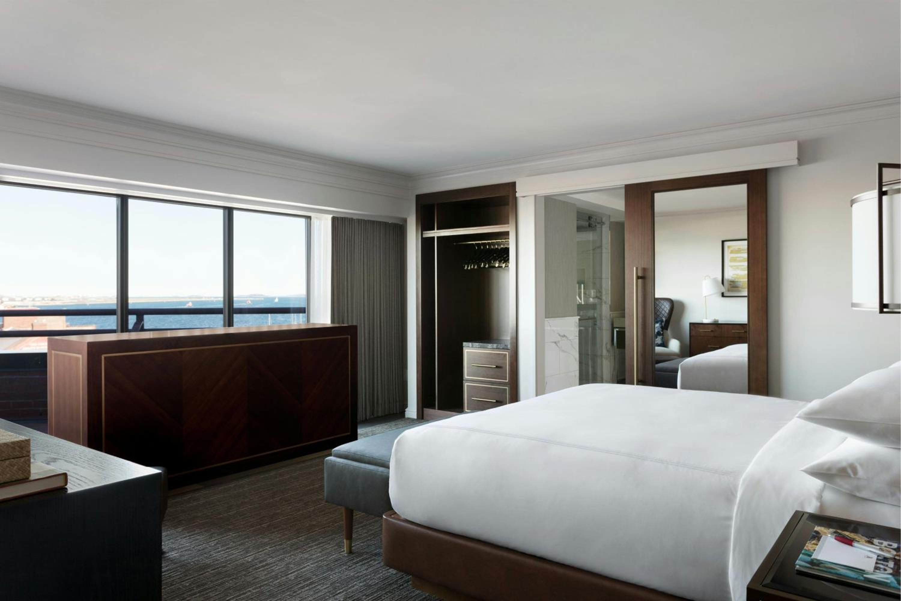 Long Wharf Presidential One-Bedroom Suite