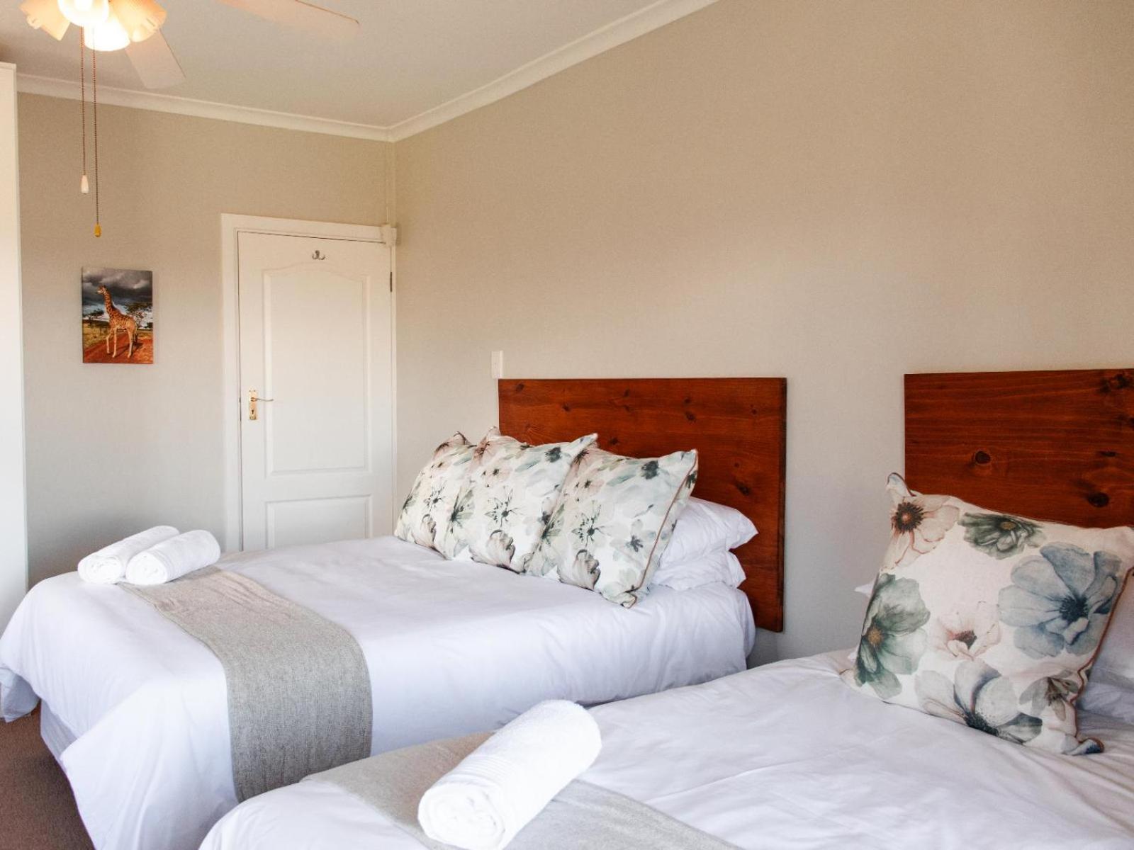 Deluxe Holiday Home photo 2
