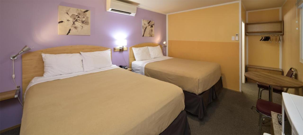 Standard Queen Room with Two Queen Beds