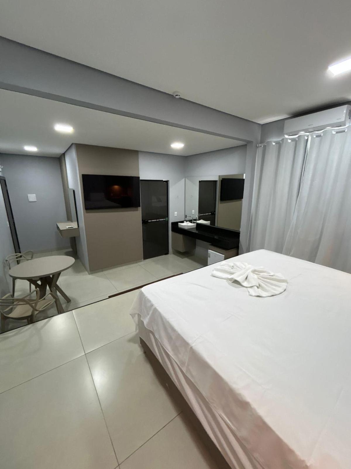 Deluxe Suite with Spa Bath