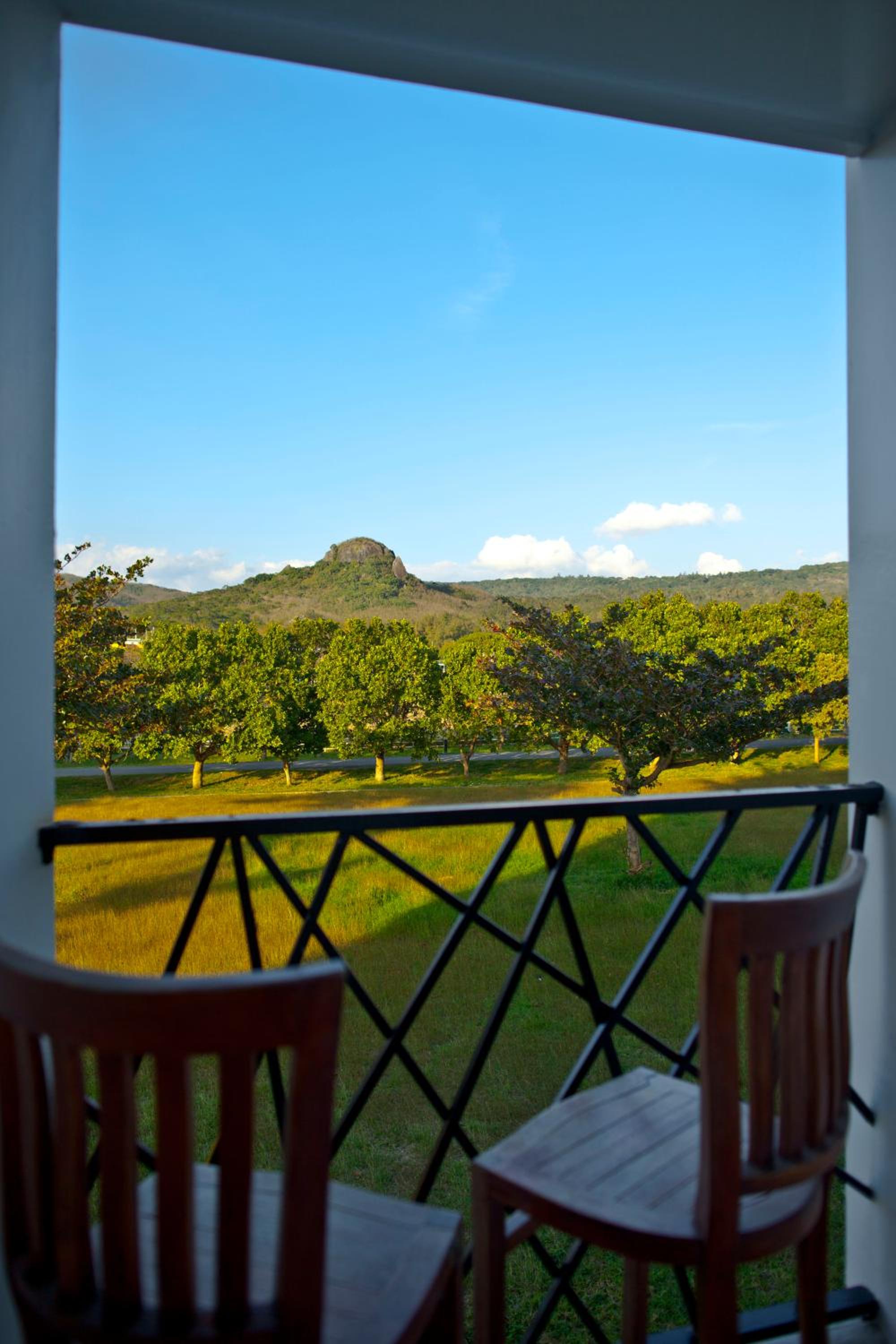 Quadruple Room with Mountain View photo 2