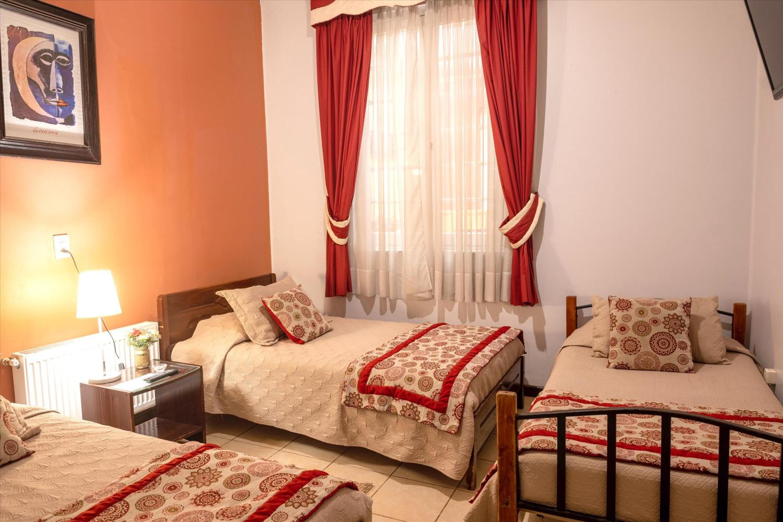 Triple Room with Private Bathroom photo 3