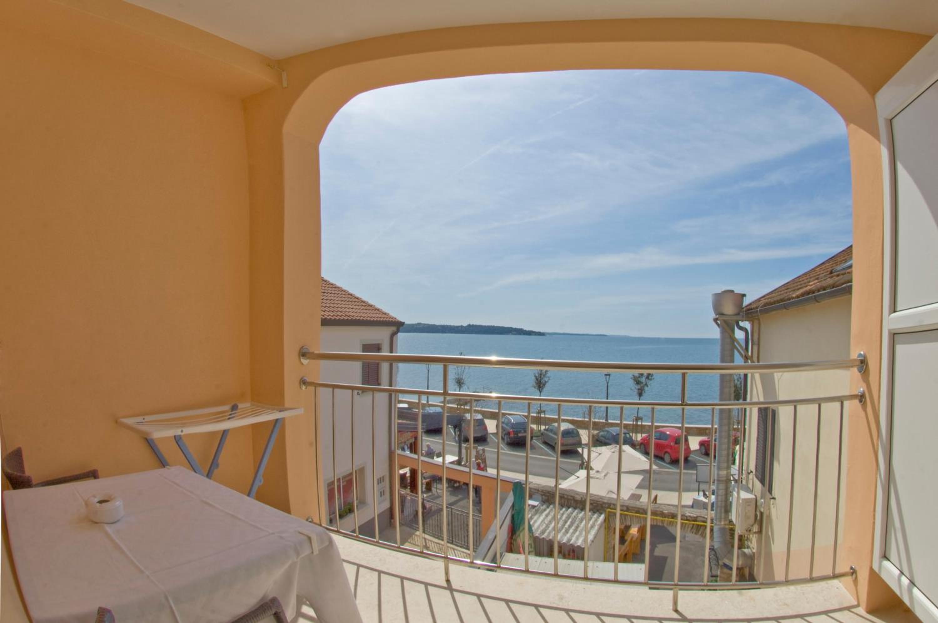 Studio with Balcony photo 2