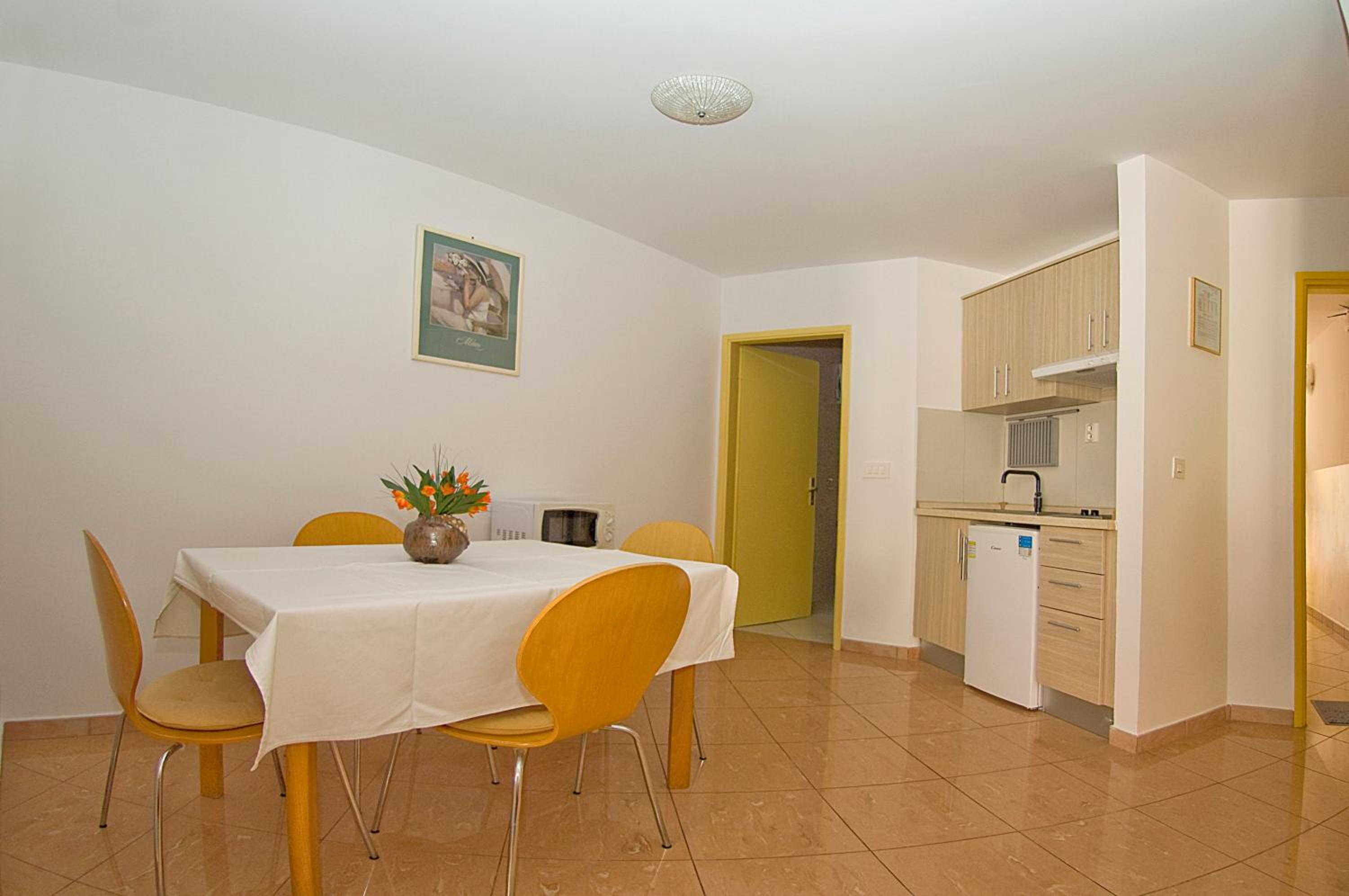 One-Bedroom Apartment photo 2