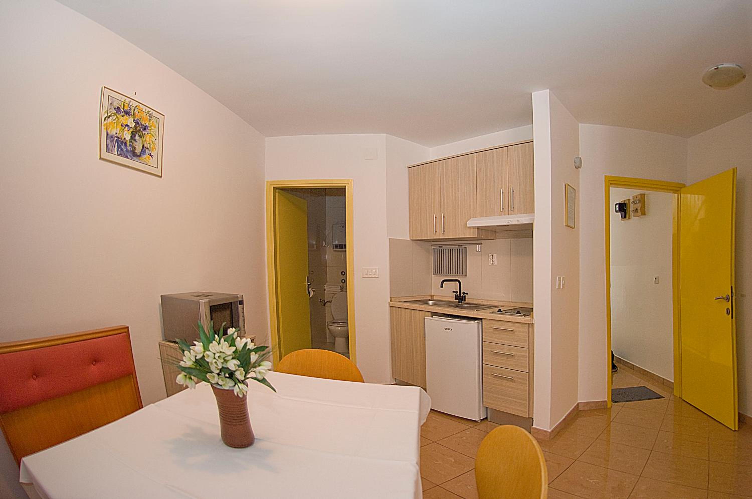 One-Bedroom Apartment photo 2
