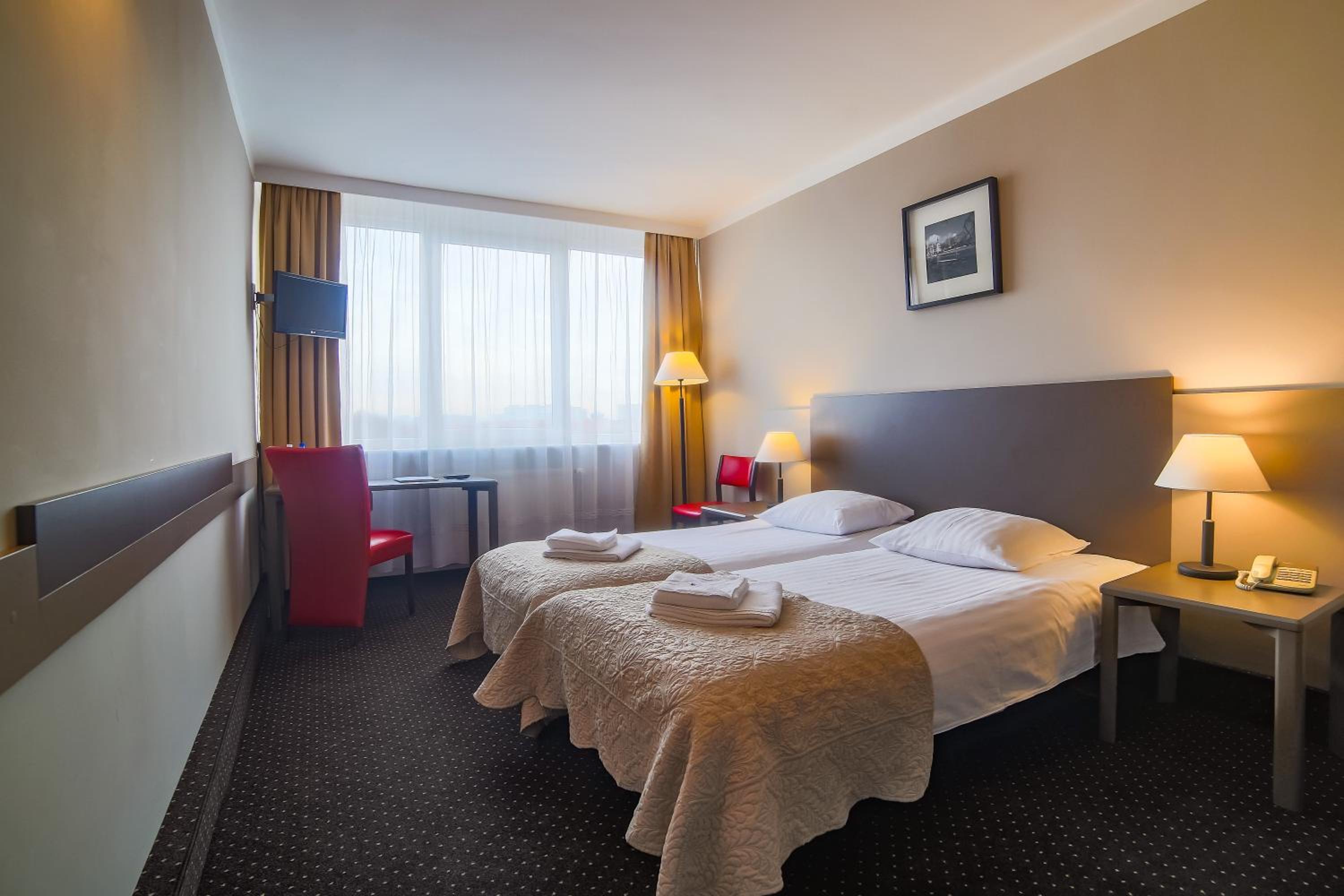 Double or Twin Room - Photo 3