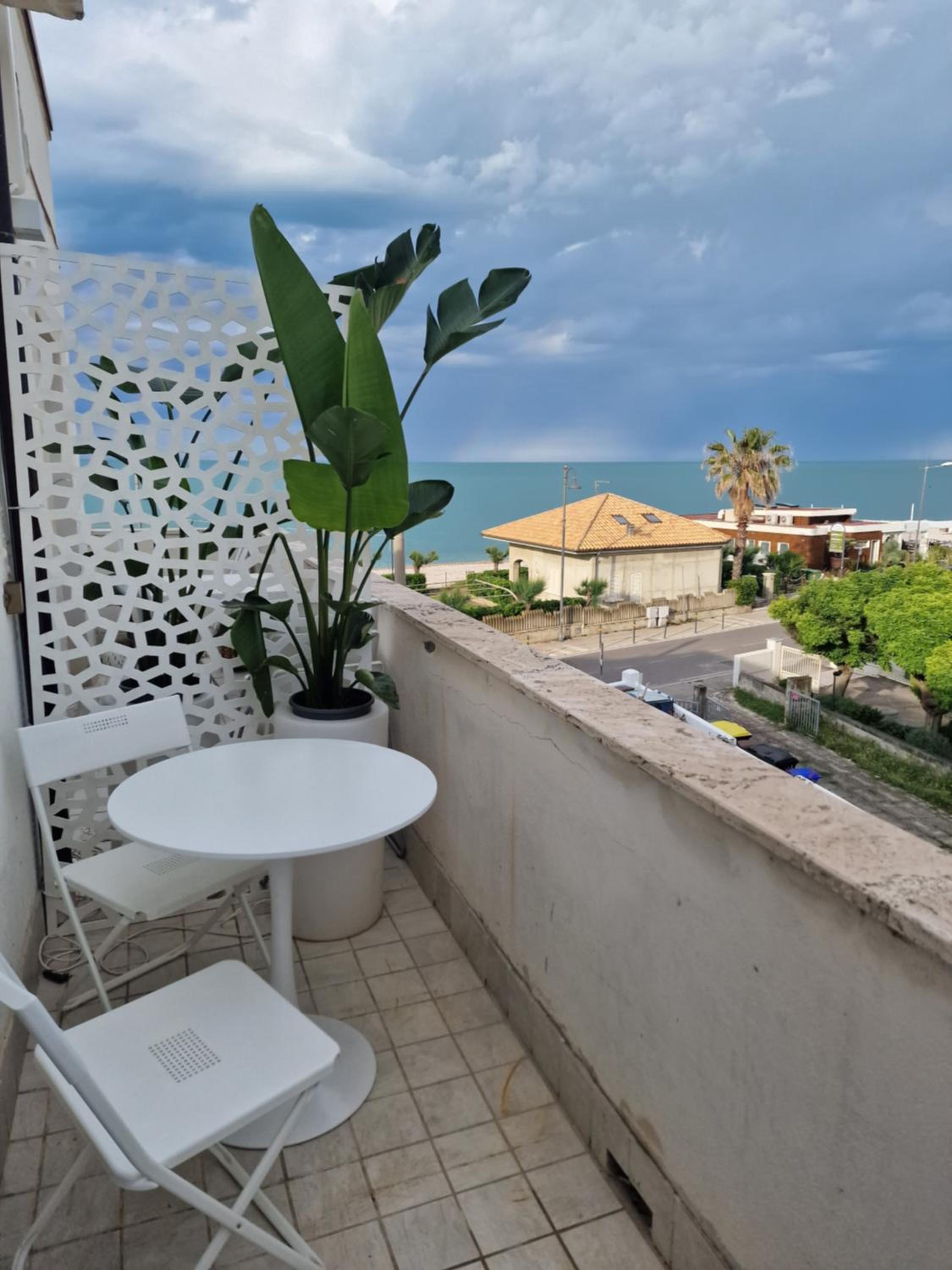 One-Bedroom Apartment with Sea View and Balcony photo 3