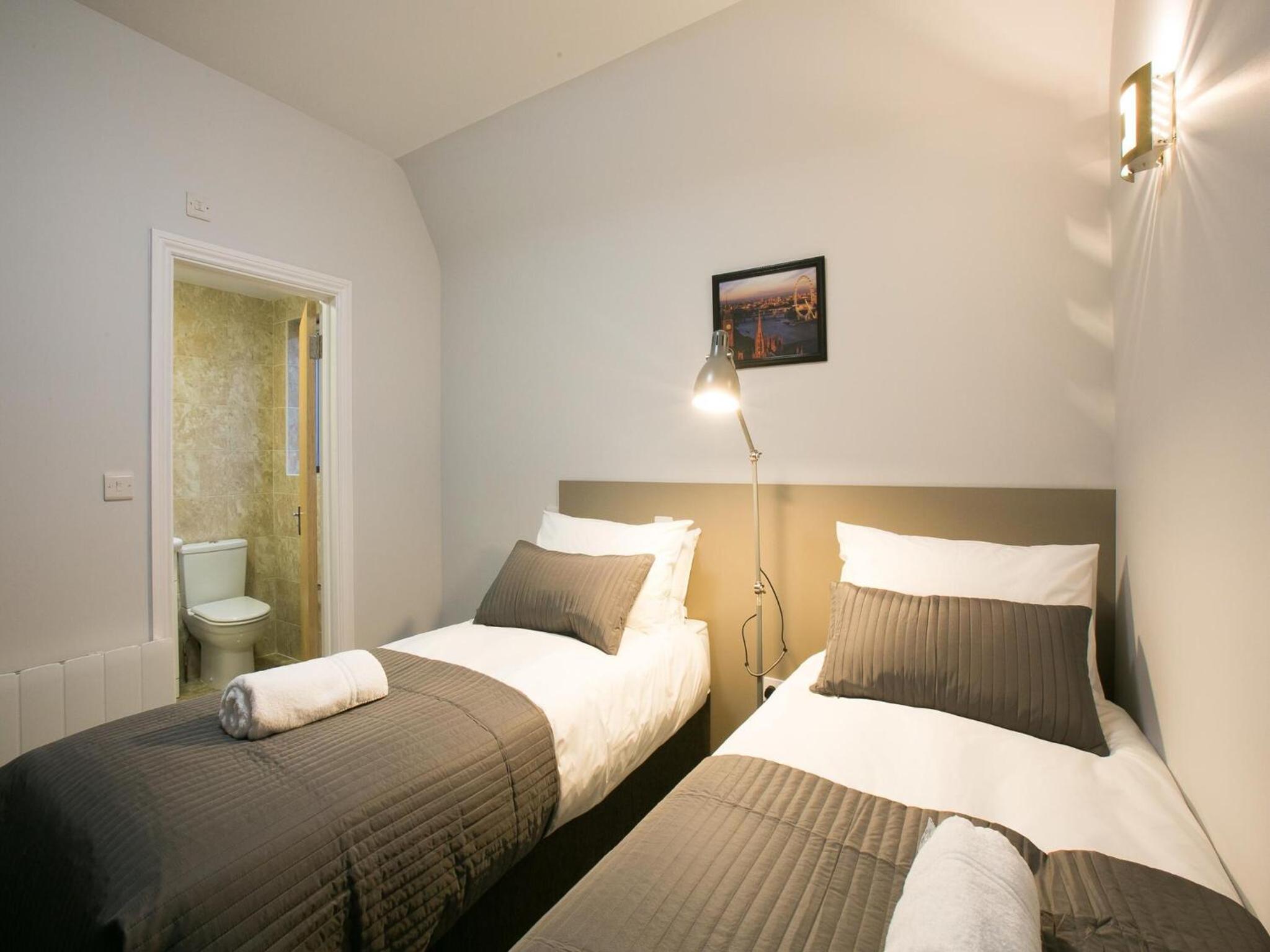 Standard Twin Room