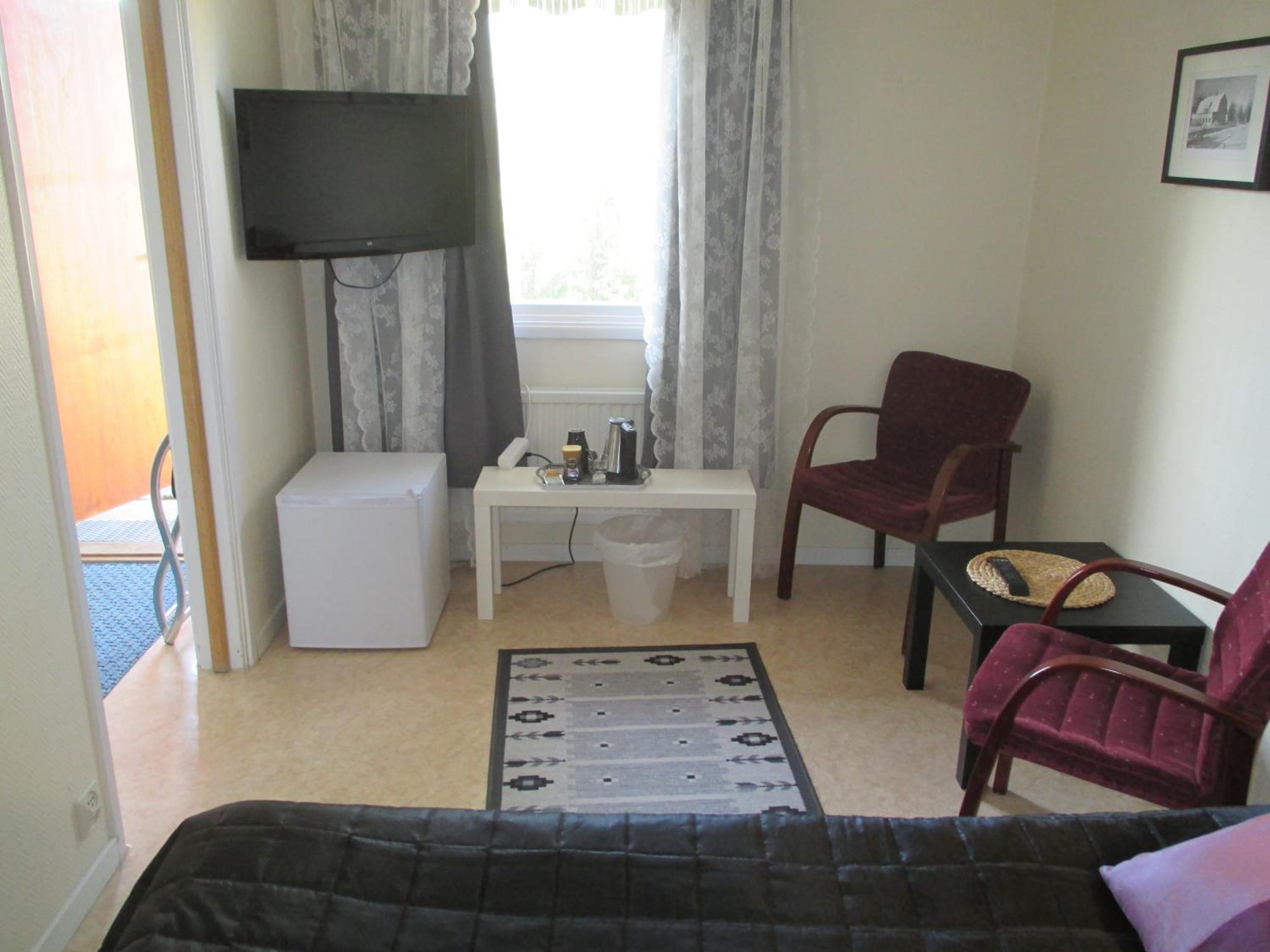 Standard Twin Room - Photo 3
