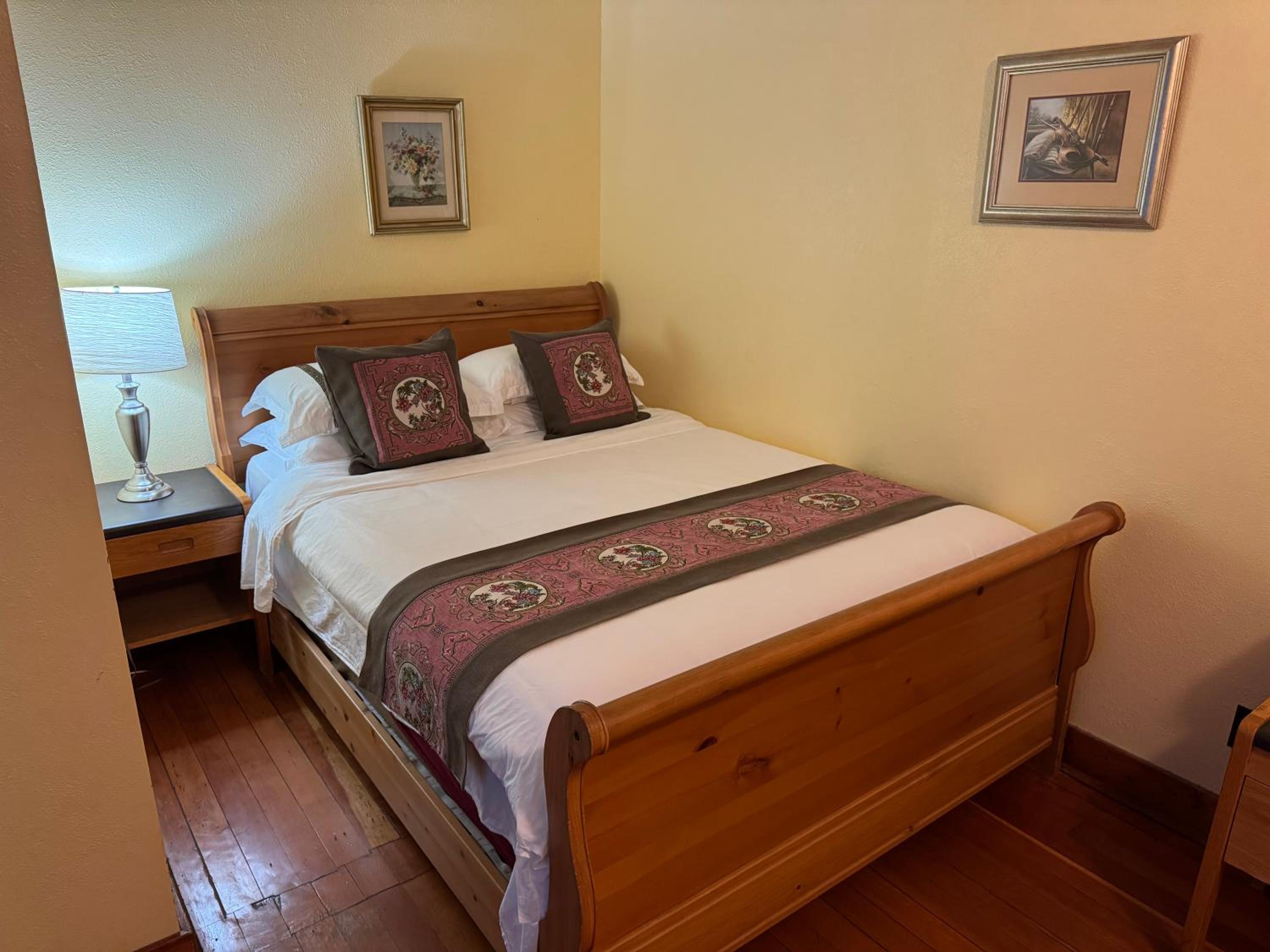 Deluxe Double Room with Side Sea View photo 2
