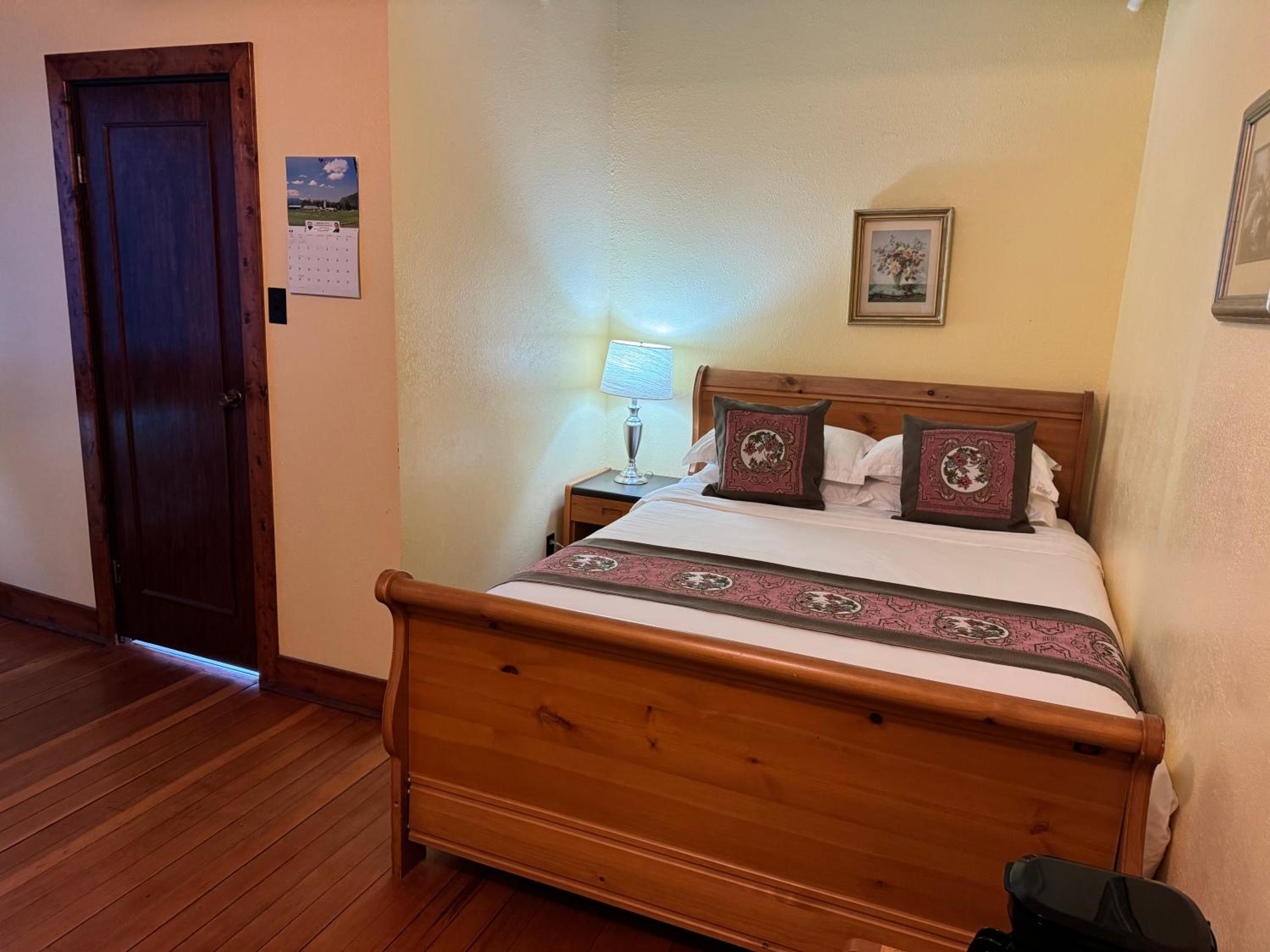 Deluxe Double Room with Side Sea View photo 1