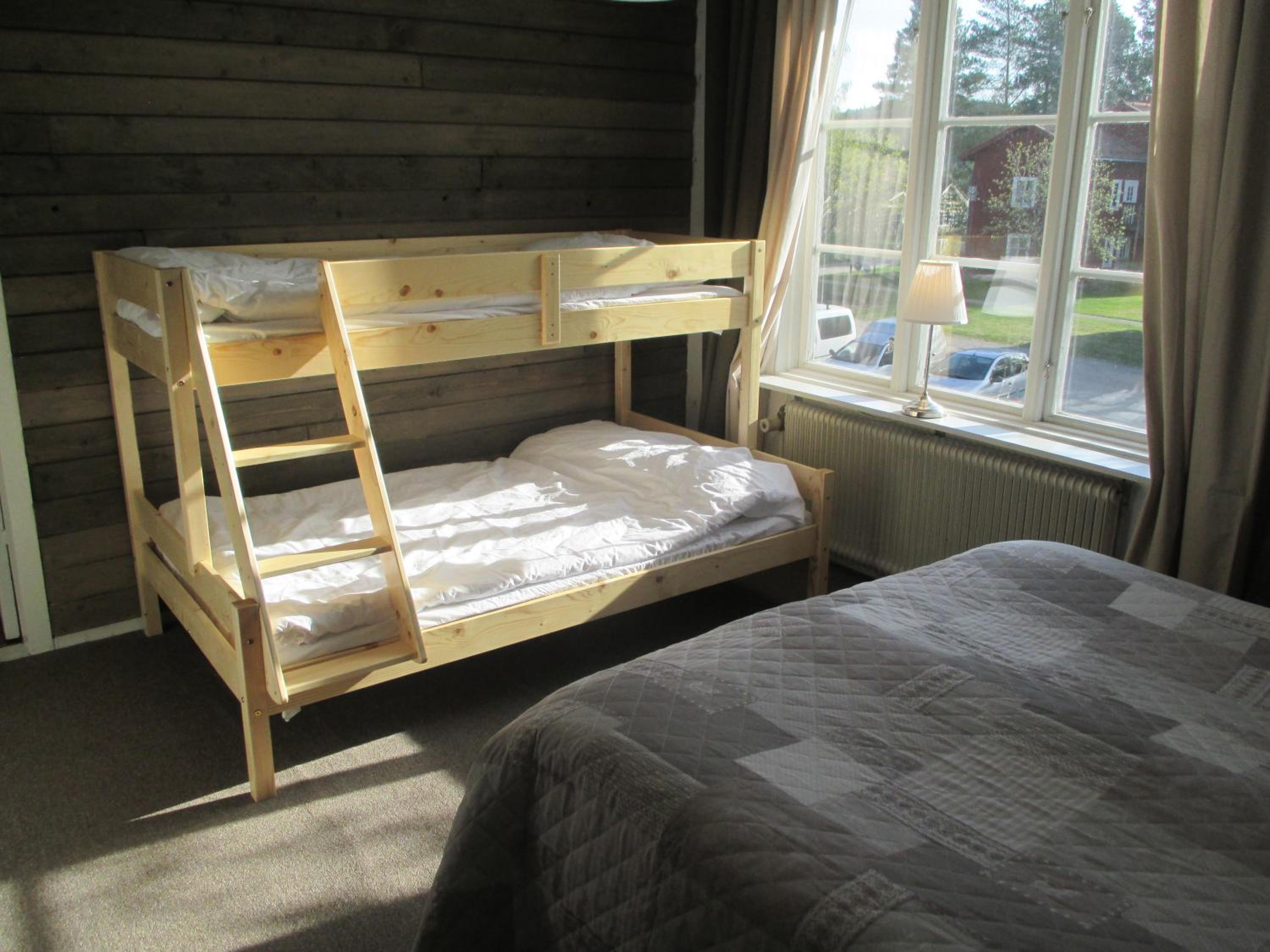 Apartment with Balcony - Photo 7