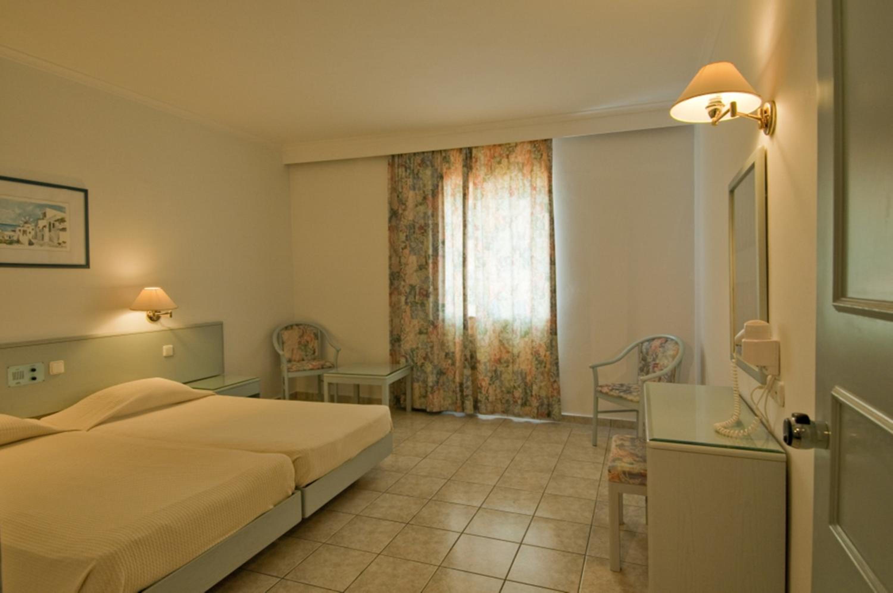 Twin Room - Photo 1