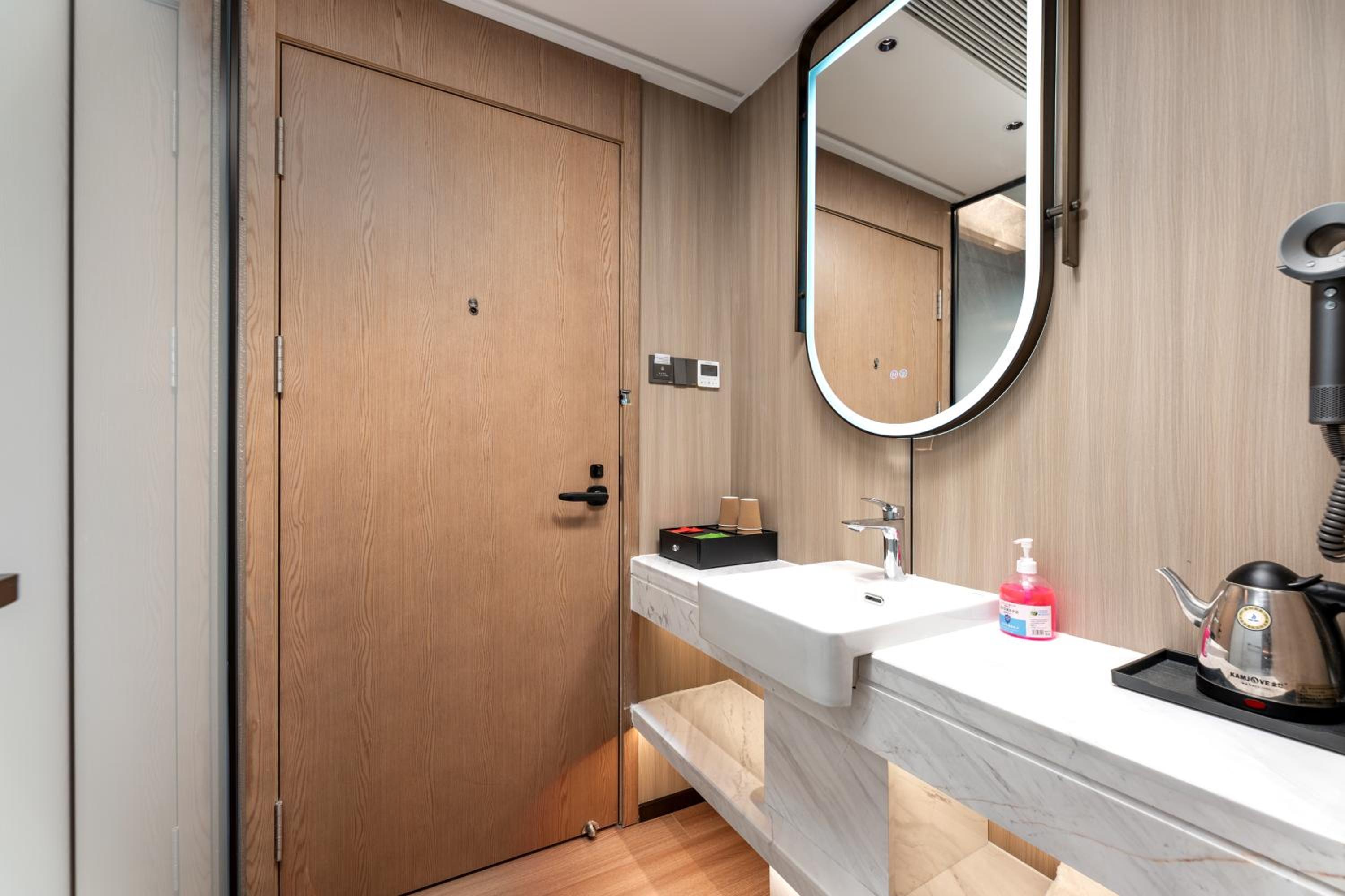 Premium Queen Room
