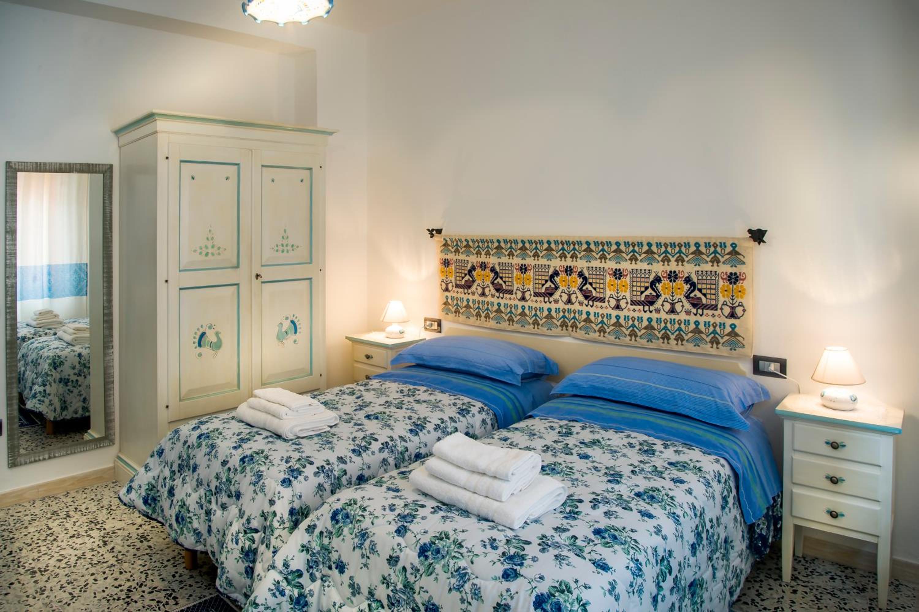 Triple Room - Photo 12