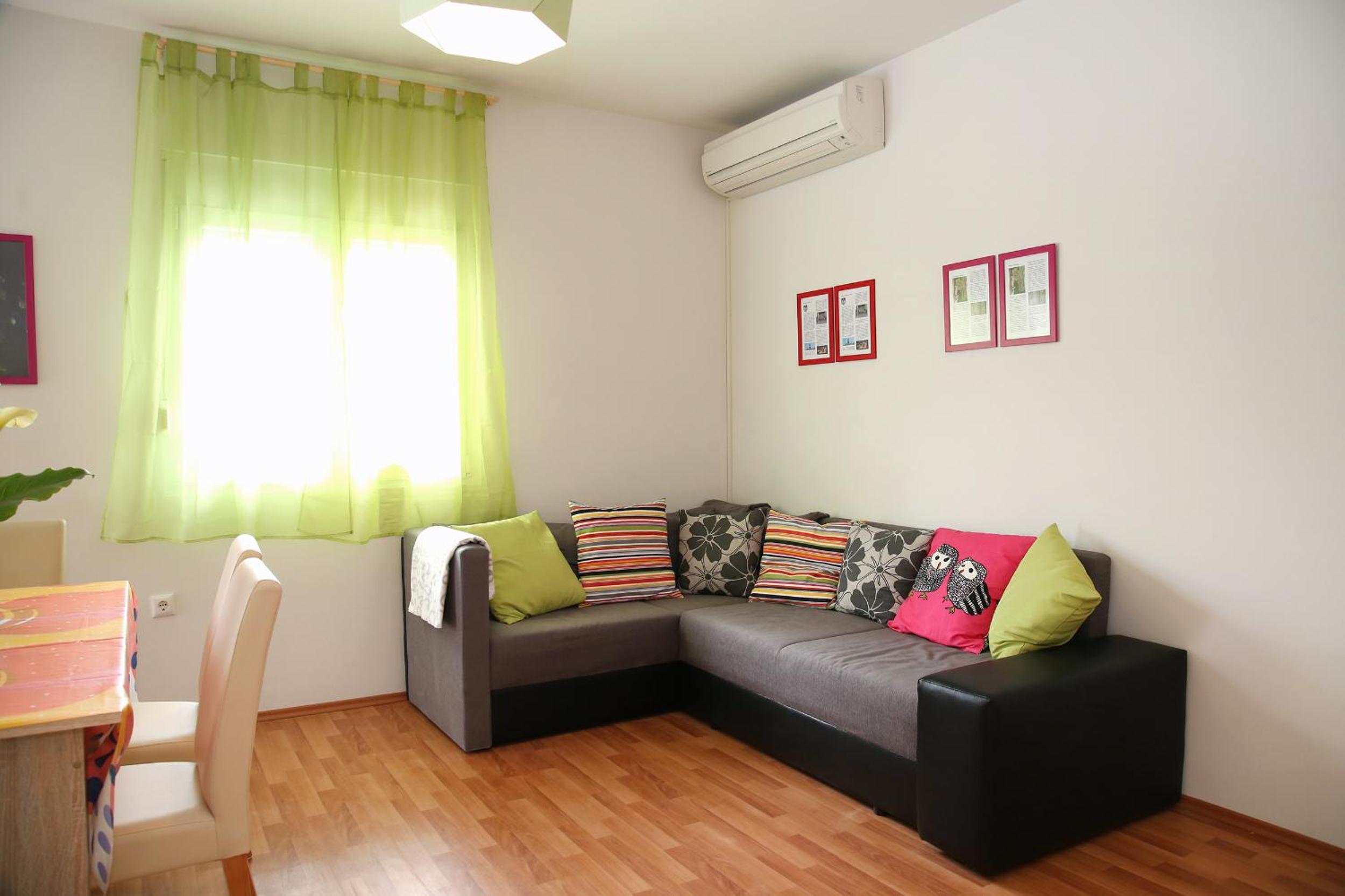 Apartment With Garden View