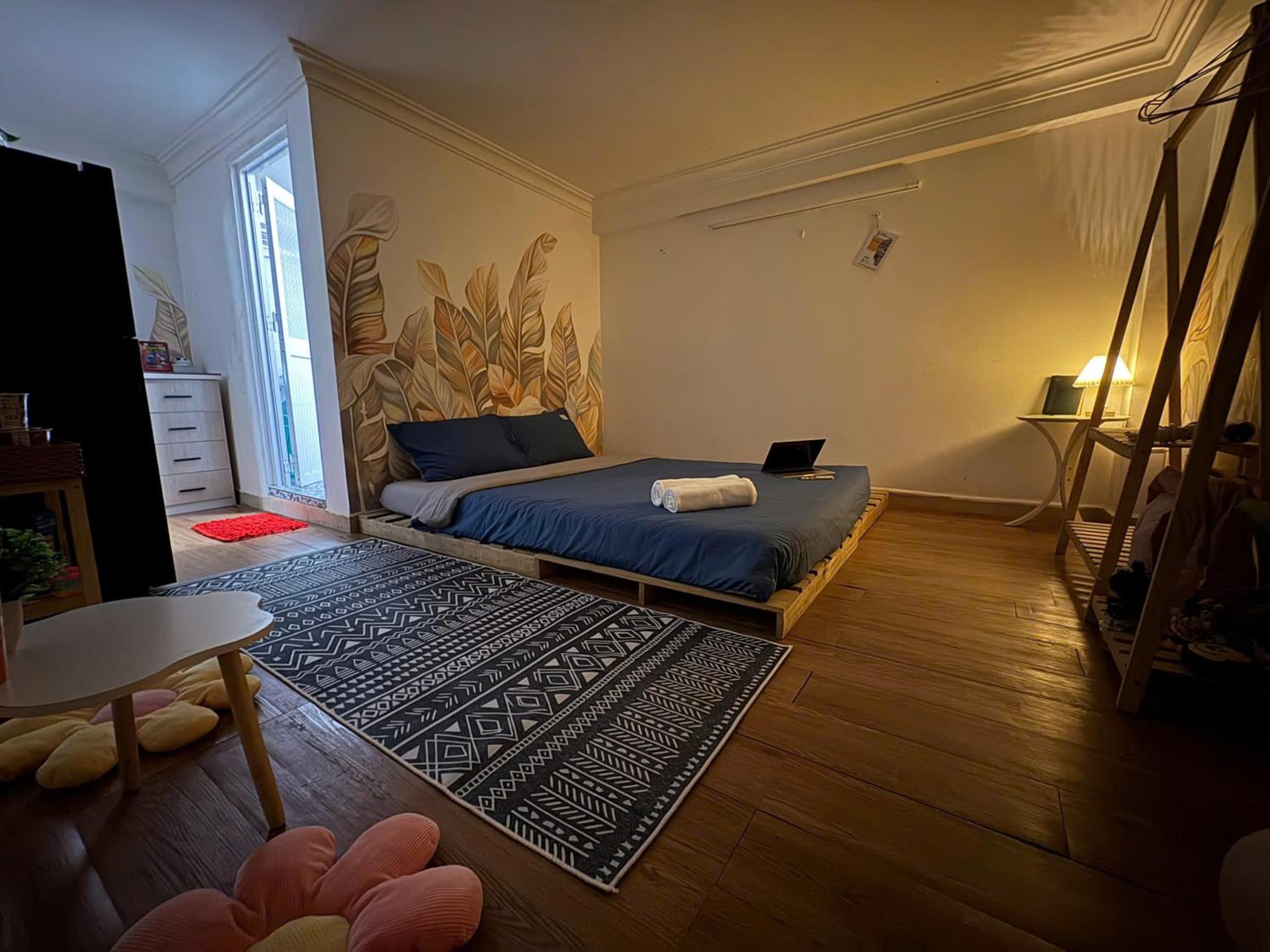 Standard Queen Room