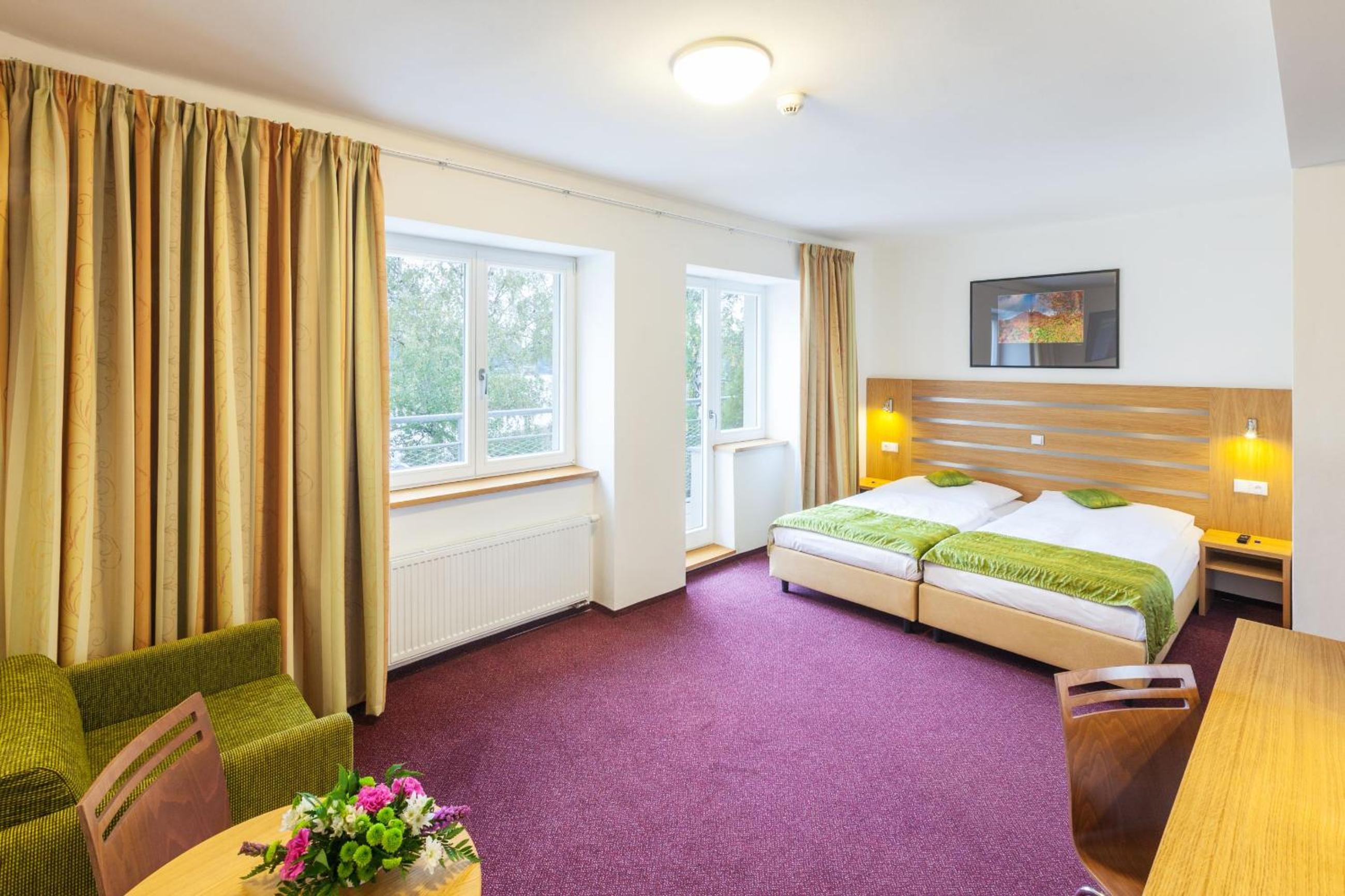 Double or Twin Room with Extra Bed photo 2