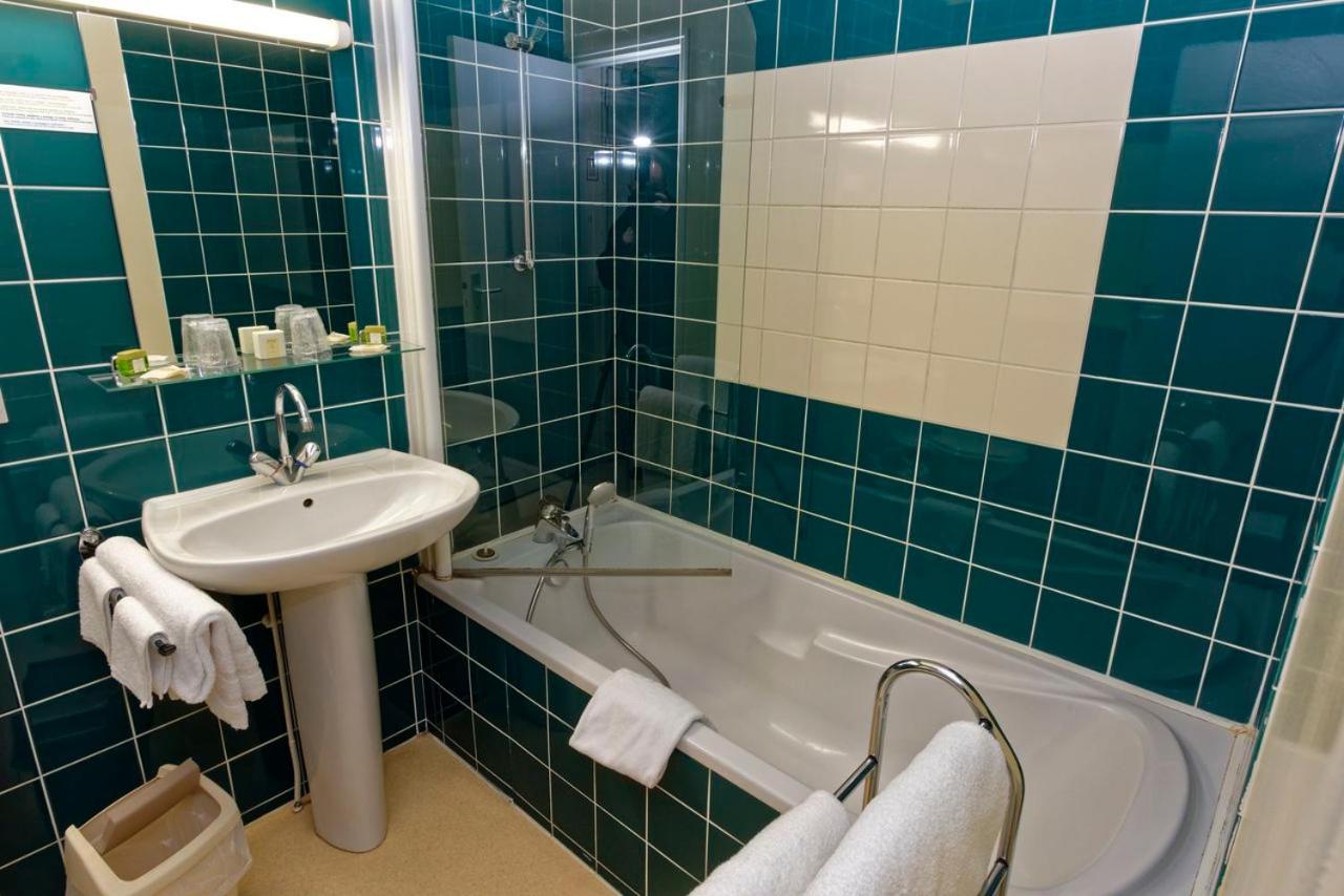 Superior Double Room with Two Double Beds photo 2