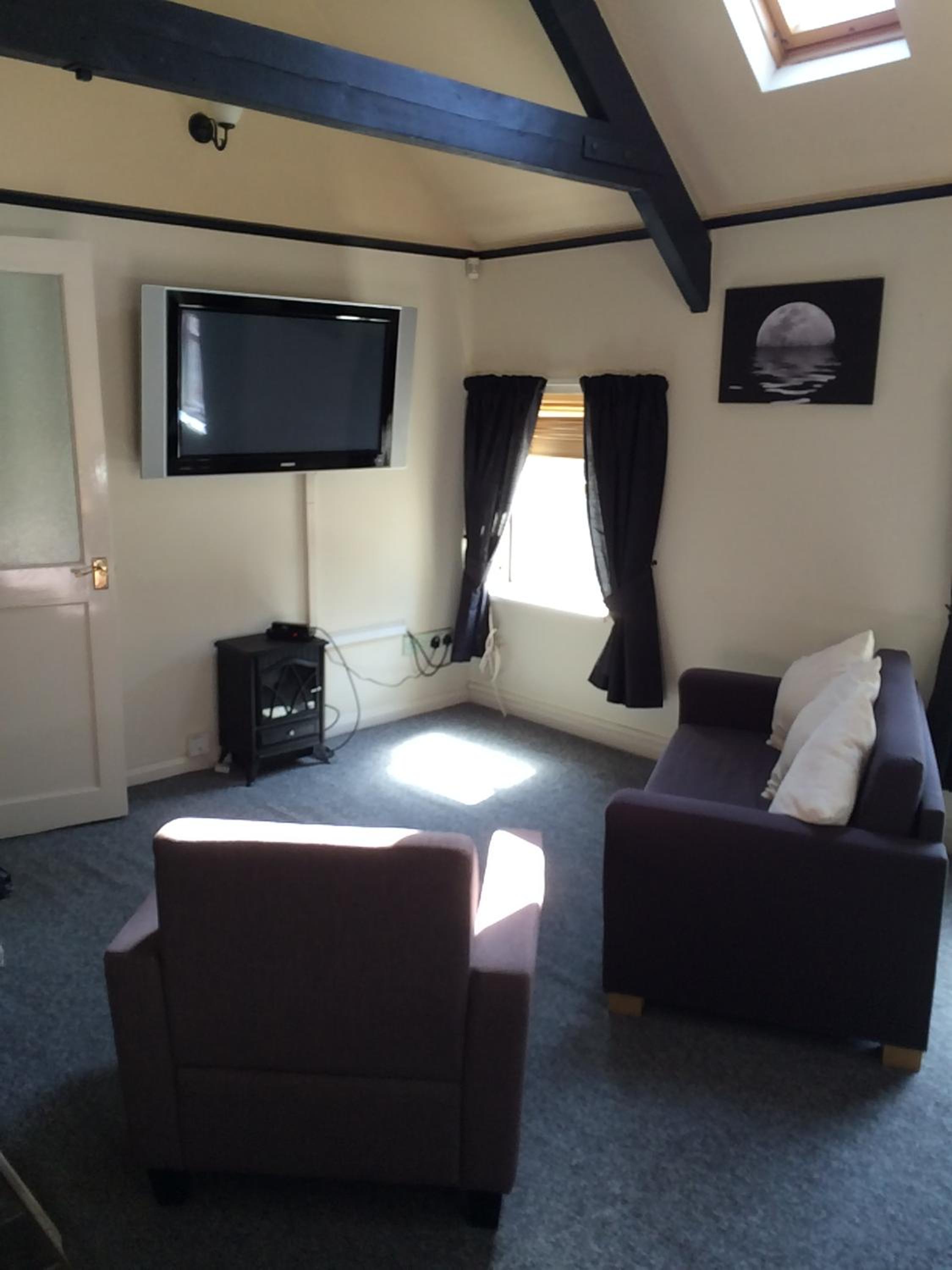 Studio Apartment photo 3