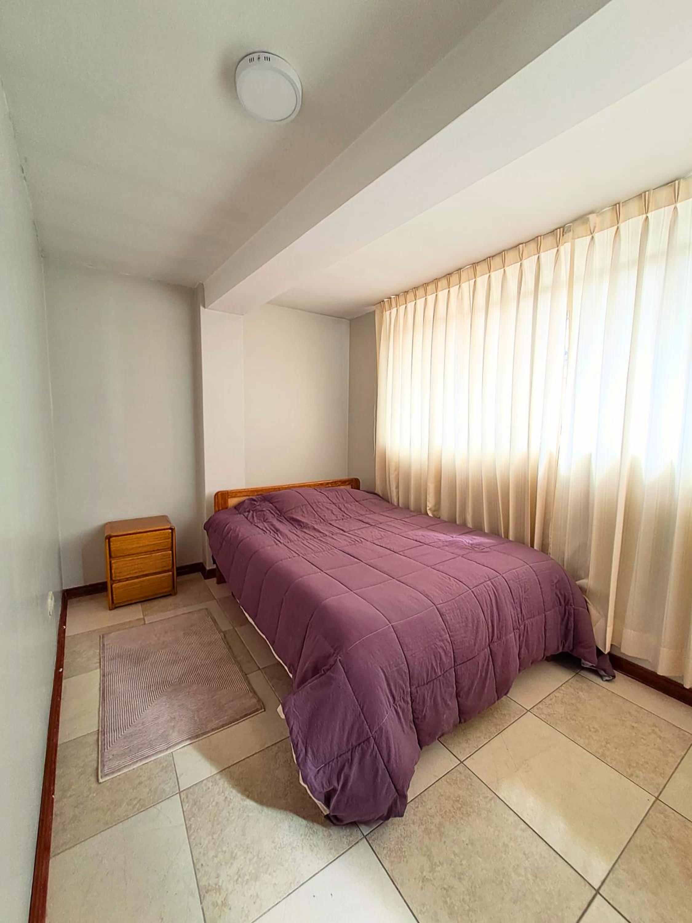 One-Bedroom Apartment photo 1