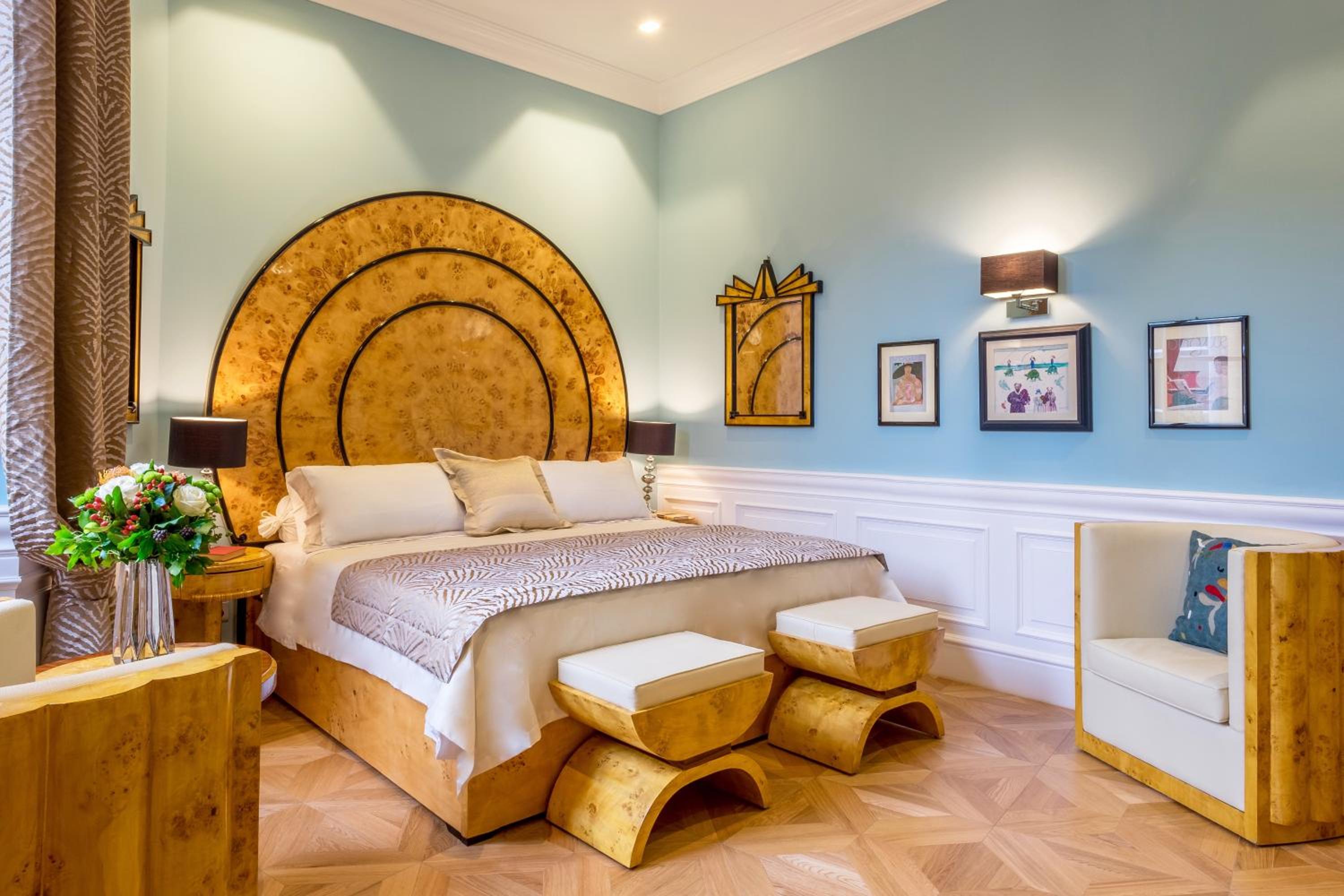 Deluxe King Room photo 2