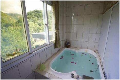 Quadruple Room with Bath photo 2