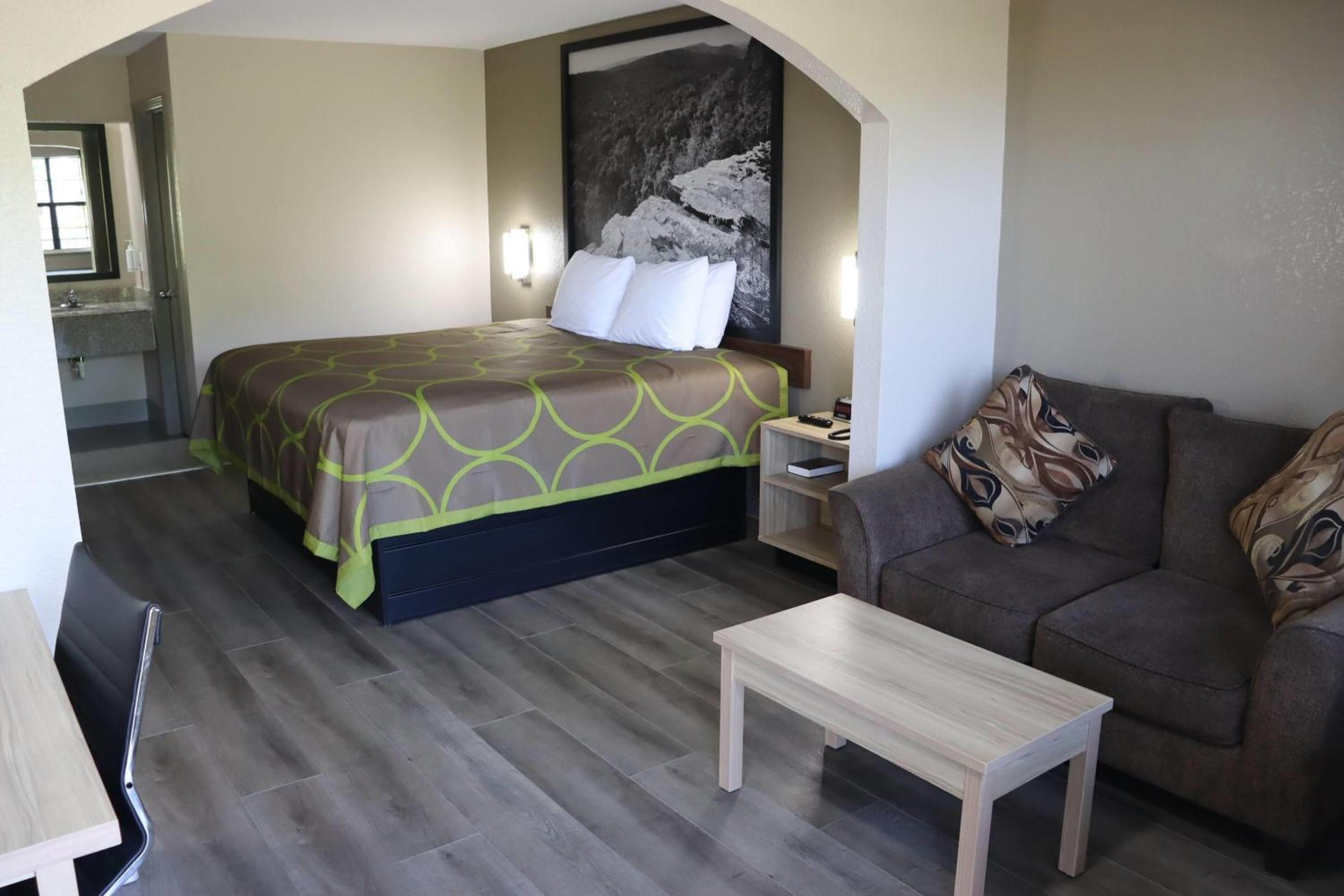 King Room - Disability Access/Non-Smoking photo 3
