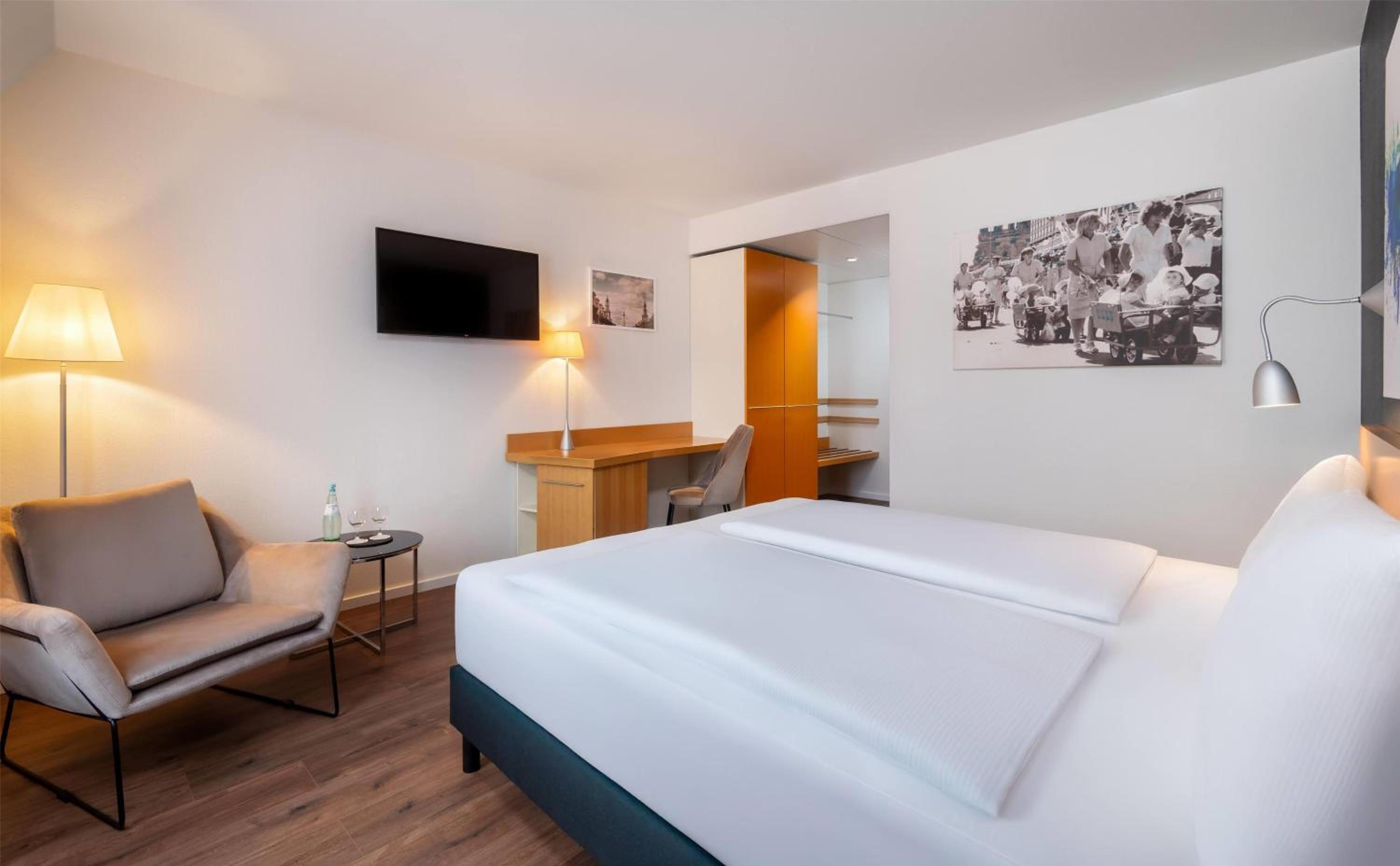 Standard Double or Twin Room - Photo 1