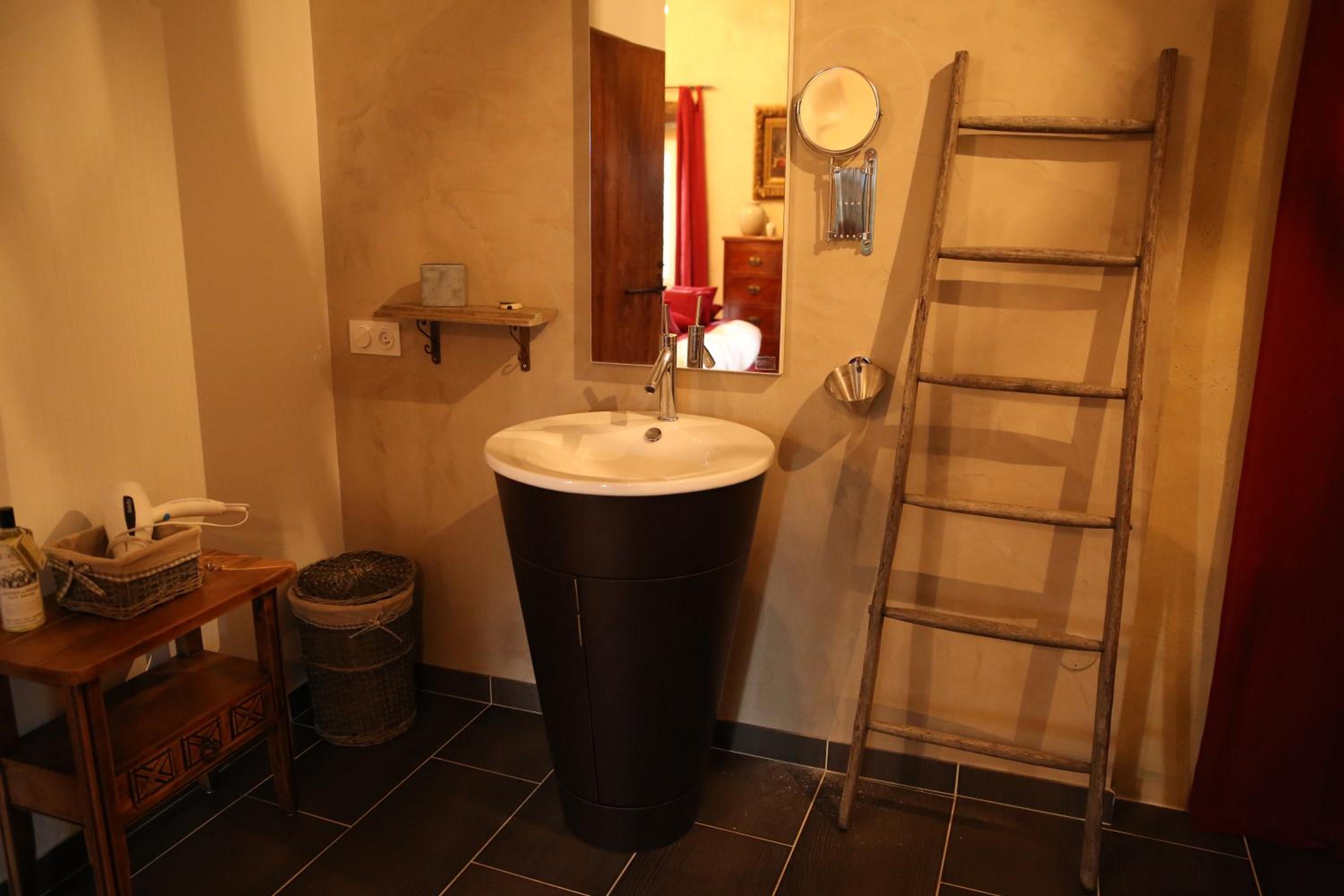 Deluxe Junior Suite photo 3