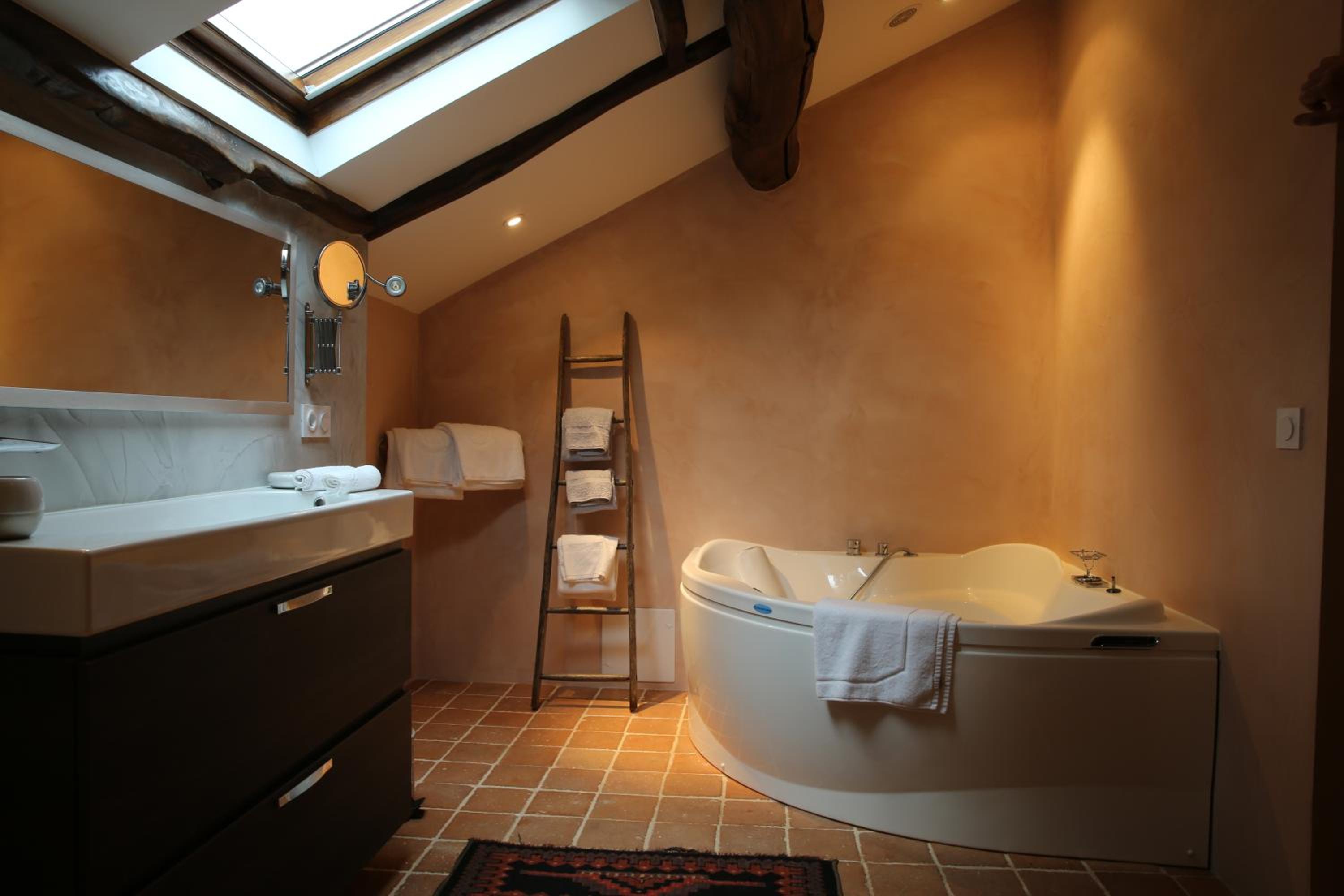 Deluxe Family Suite photo 3