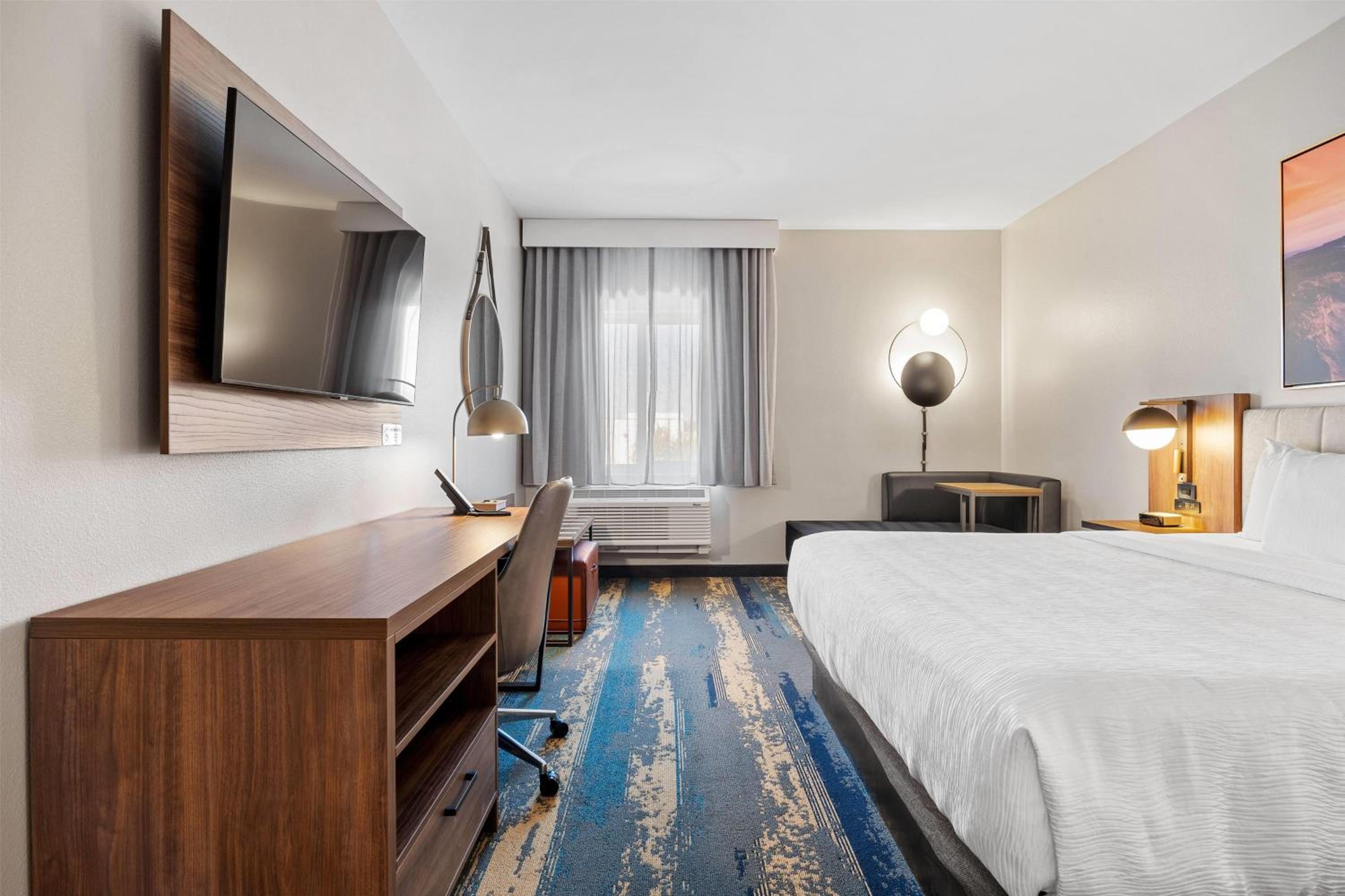 Queen Room with Two Queen Beds, Mobility Access and Bathtub with Grab Bars, Non-Smoking - Photo 1