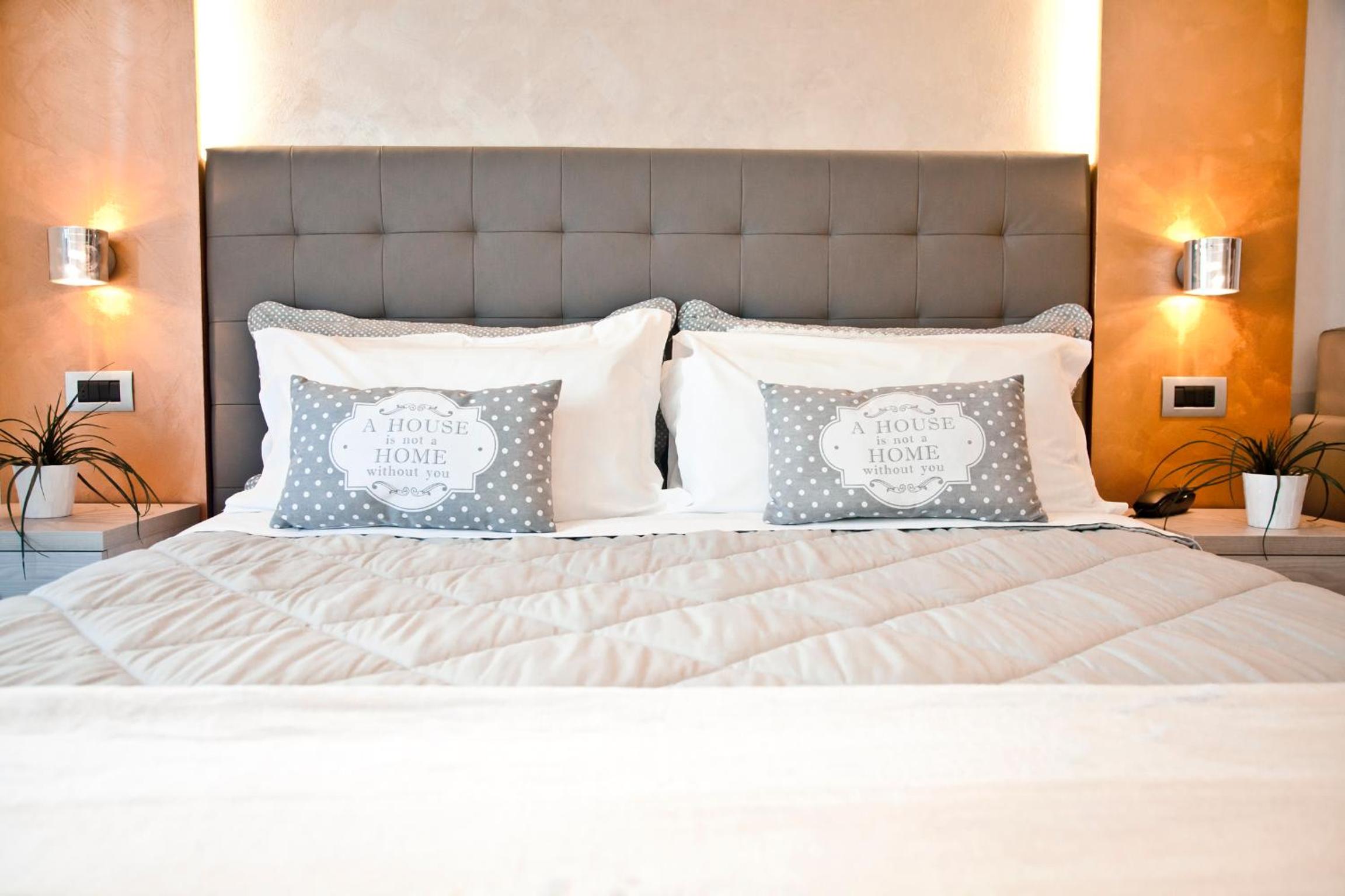 Superior Double Room with Sea View - Photo 5